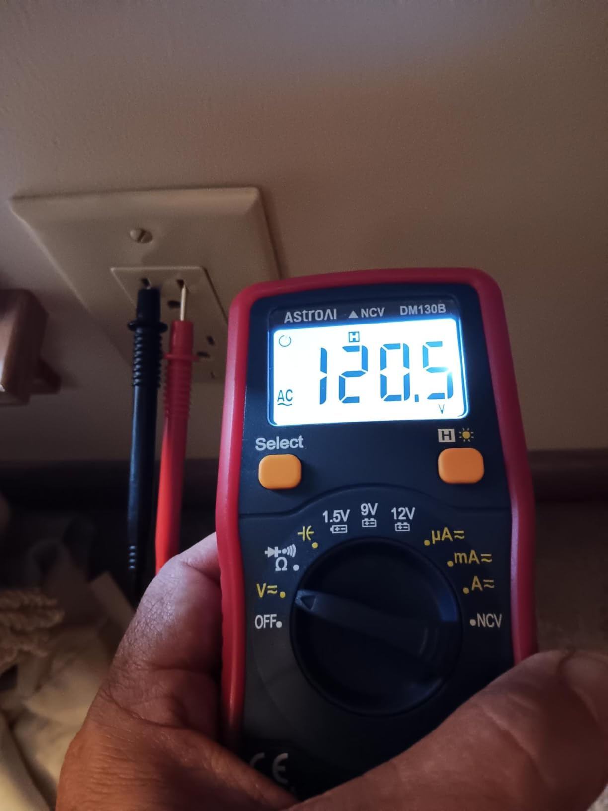 AstroAI DM130B Multimeter, 4000 Counts, Auto-Ranging, Capacitance Testing customer photo 2