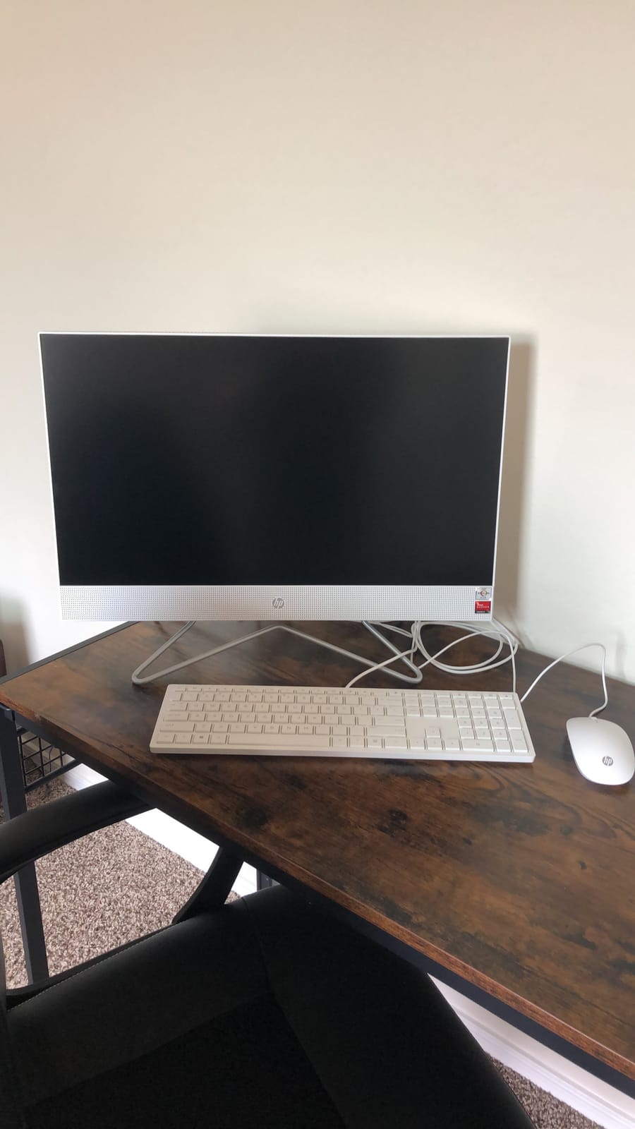 HP 24-inch All-in-One Desktop Computer, AMD Athlon Silver 3050U Processor, 8 GB RAM, 256 GB SSD, Windows 10 Home (24-dd0010, White) customer photo 1