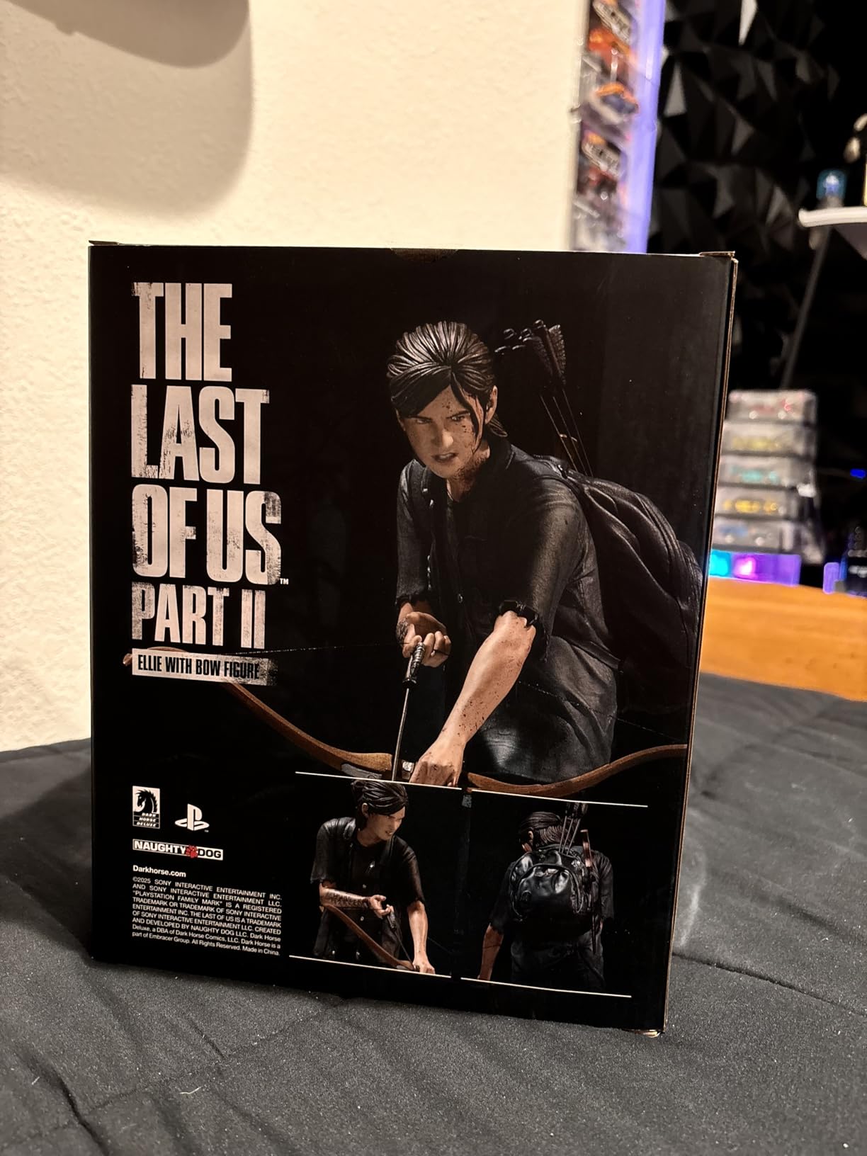 Dark Horse Deluxe The Last of Us Part II: Ellie with Bow Deluxe Figure, Multicolor, 8 inches customer photo 2