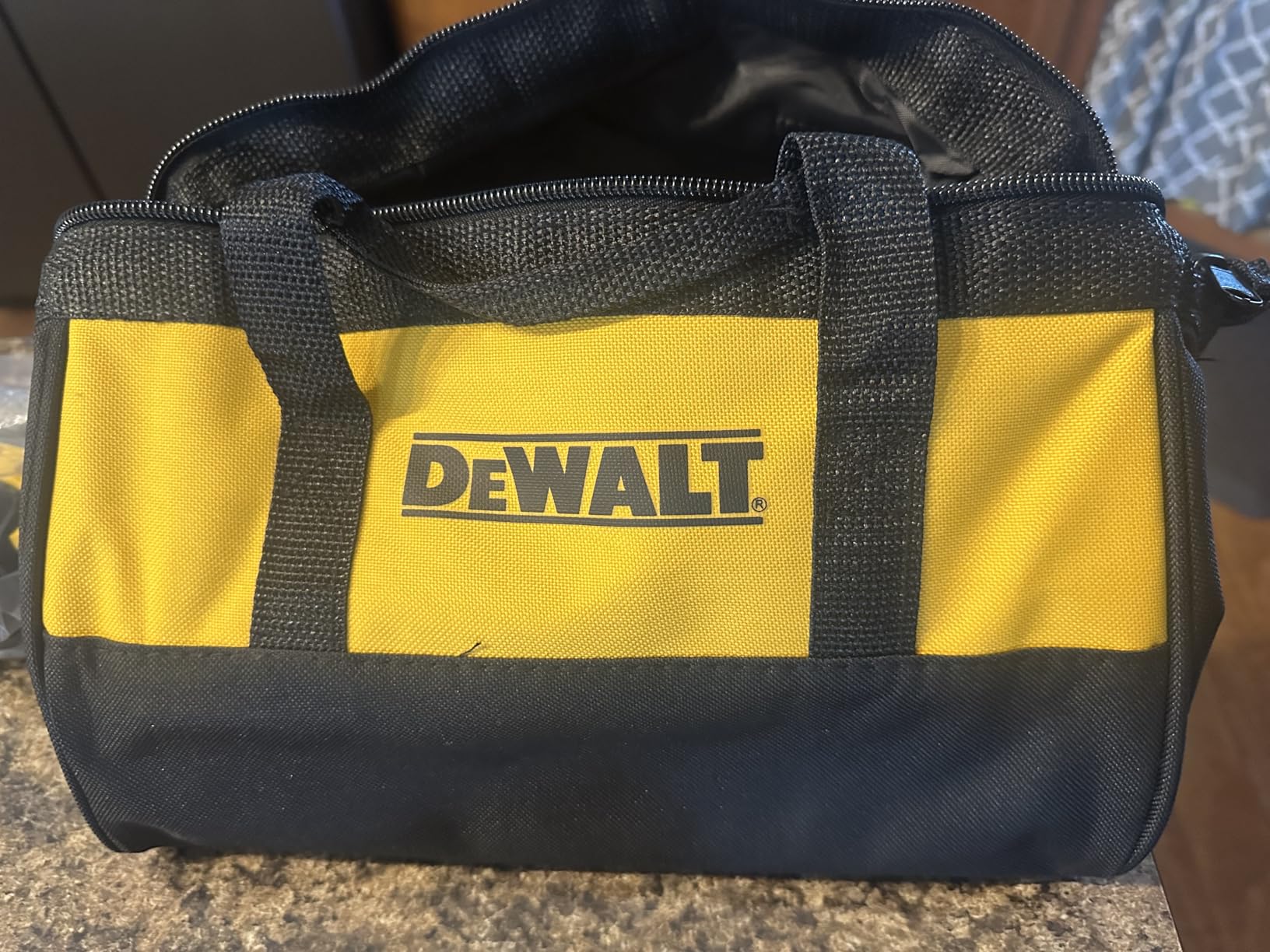 DEWALT 20V MAX XR Oscillating Tool Kit with Blades, 3 Speed Cordless Brushless Multitool, Up to 20,000 OPM, LED Light, Battery and Charger Included (DCS356C1) customer photo 2