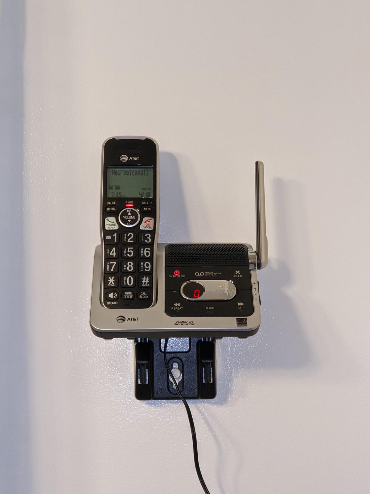 AT&T BL102-2 DECT 6.0 2-Handset Cordless Phone for Home with Answering Machine, Call Blocking, Caller ID Announcer, Audio Assist, Intercom, and Unsurpassed Range, Silver/Black customer photo 2