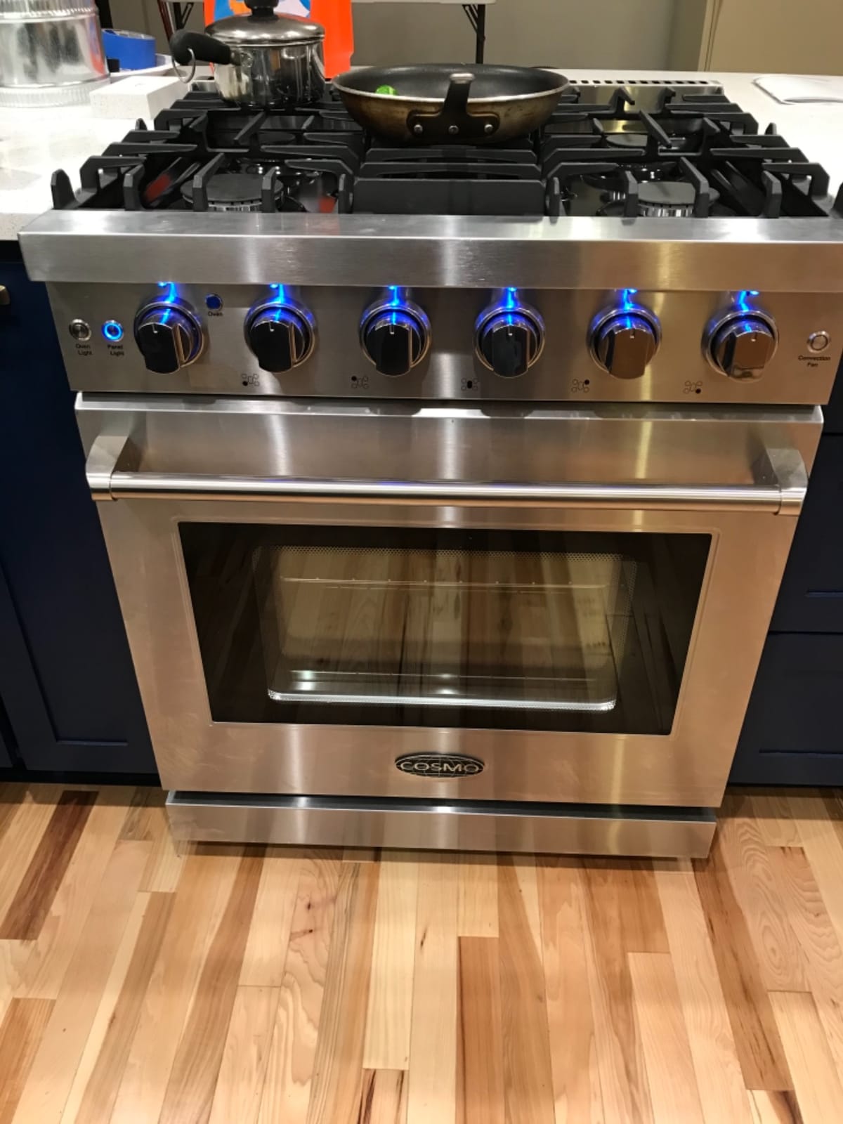 30 in. Haven Coll 4.8 cu ft 5 Burner Gas Range, Convection, Stainless Steel customer photo 2