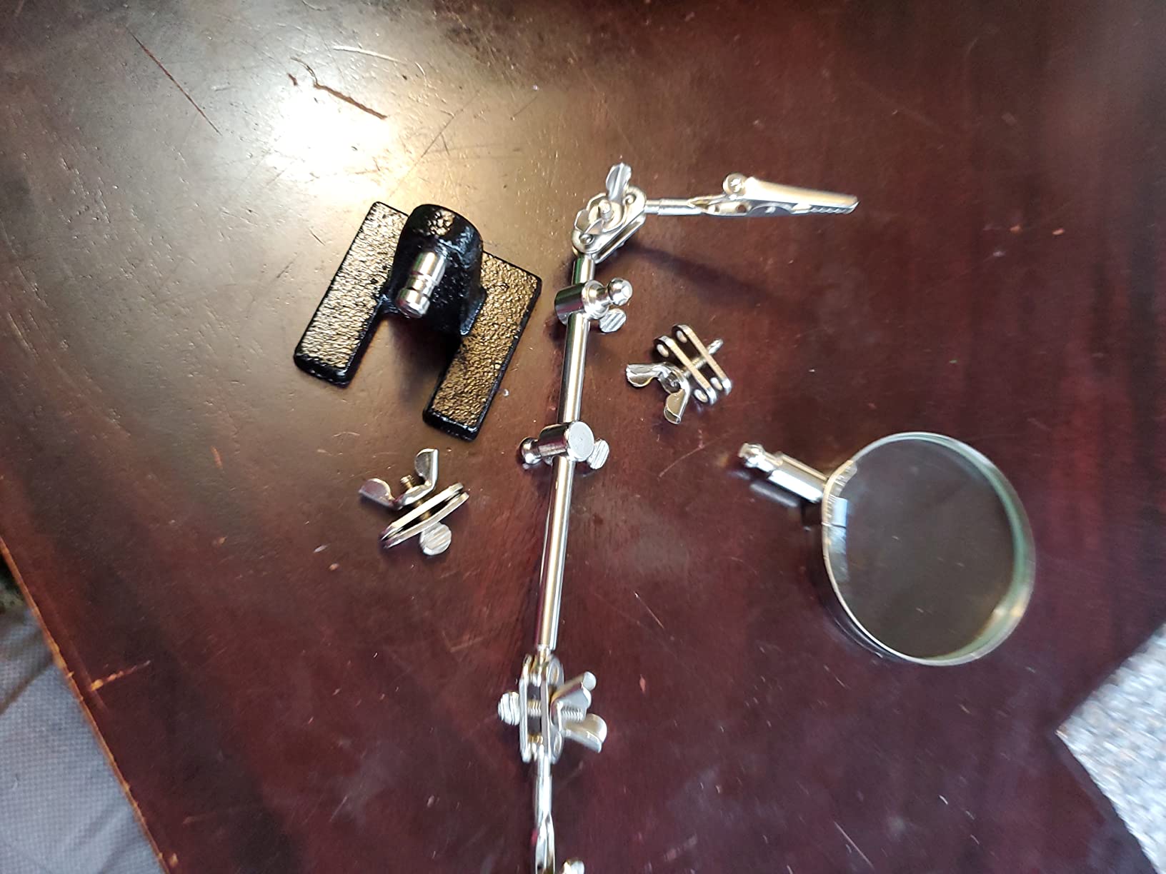 AORAEM Helping Hands Magnifier with Dual Adjustable Alligator Clips customer photo 2