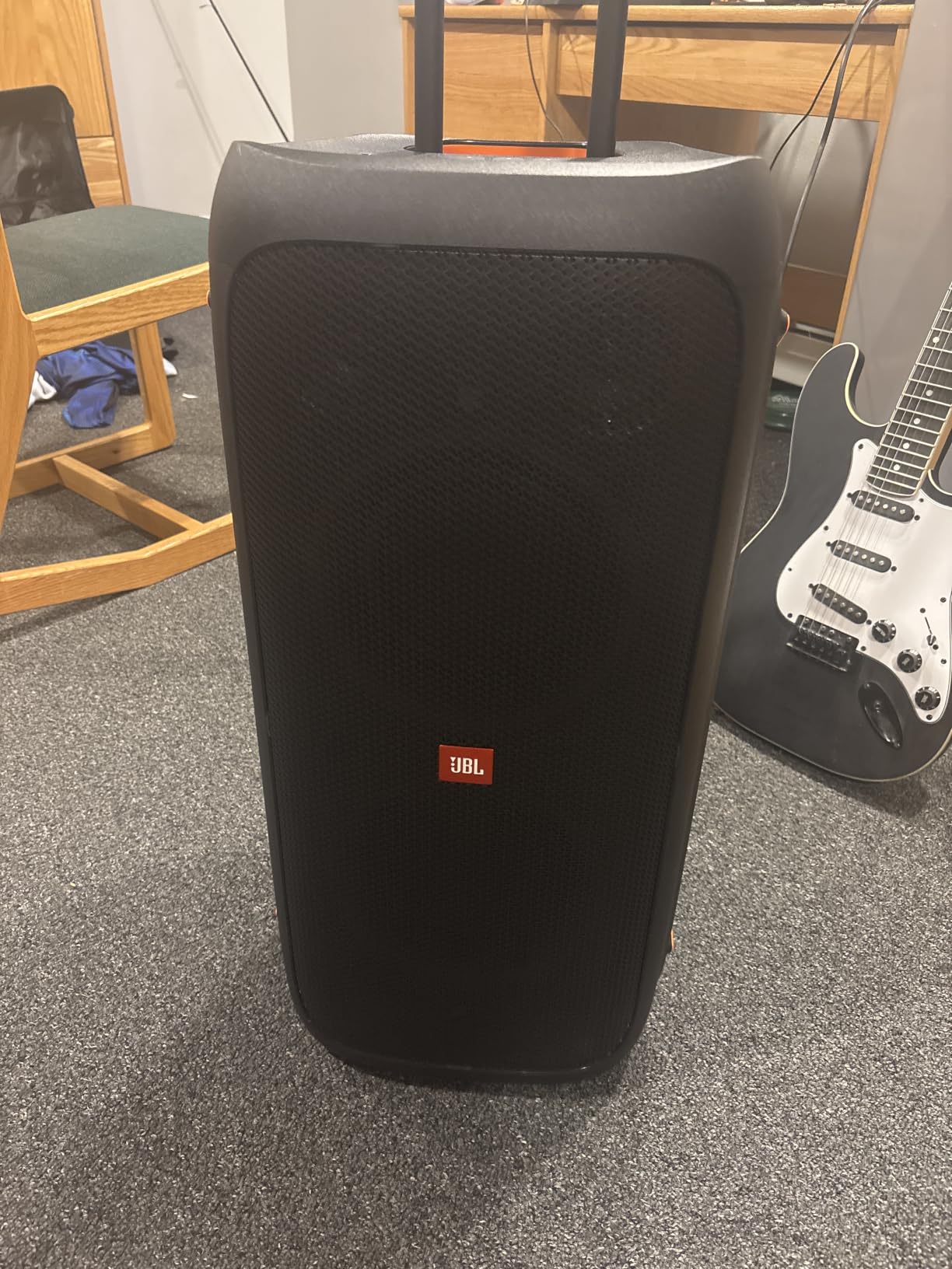 JBL Partybox 310 - Portable Party Speaker with Long Lasting Battery, Powerful JBL Sound and Exciting Light Show,Black customer photo 2