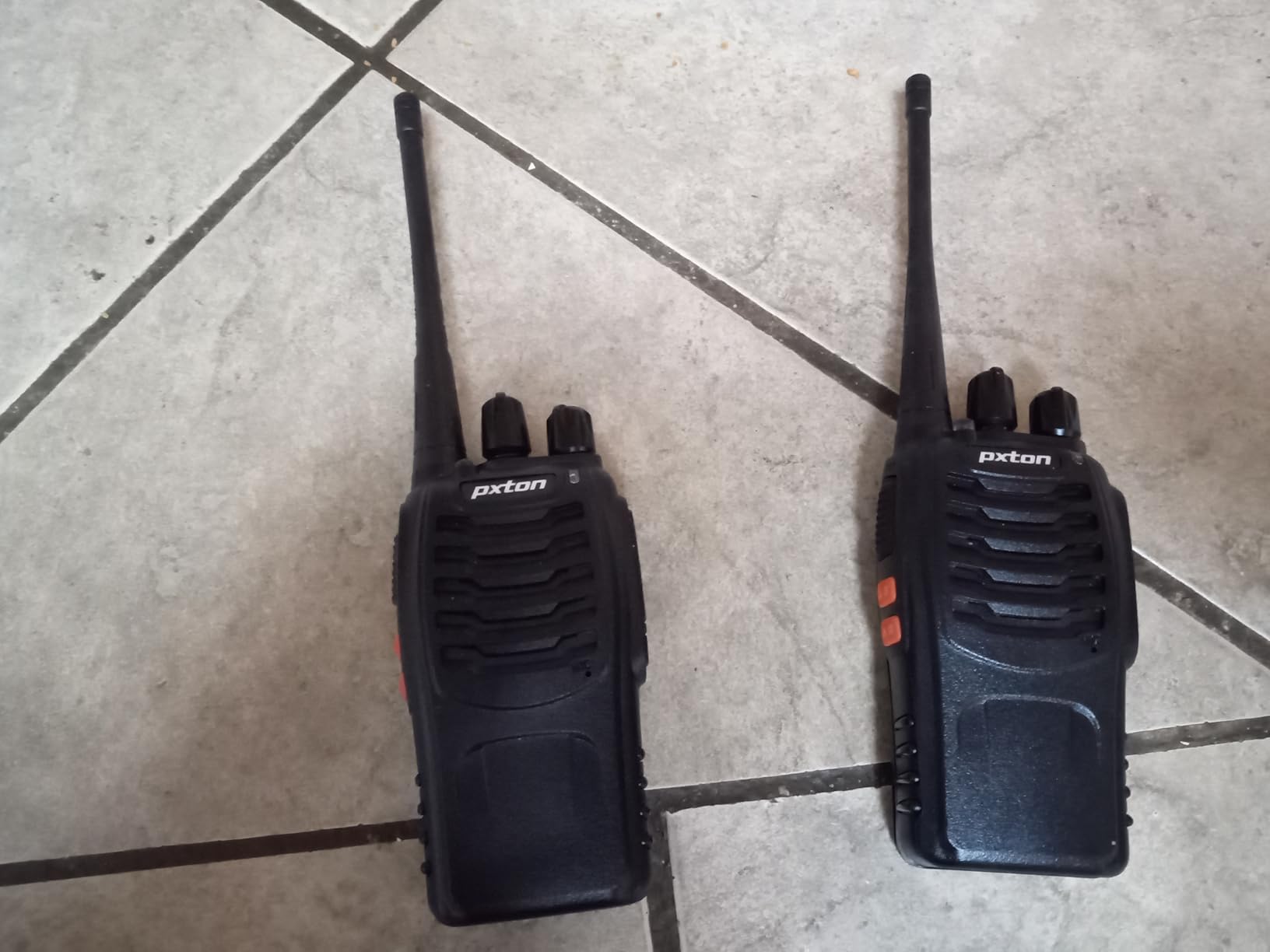 pxton Walkie Talkies Long Range for Adults with Earpieces,16 Channel Walky Talky Rechargeable Handheld Two Way Radios with Flashlight Li-ion Battery and Charger（4 Pack） customer photo 1