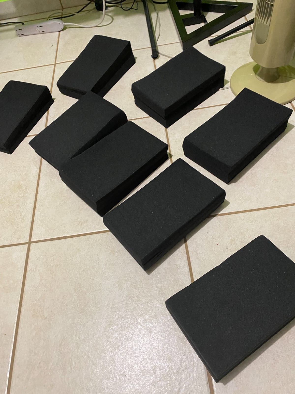 JBER 8Pack Acoustic Foam Corner Bass Traps, Studio Foam Corner Block Finish customer photo 2