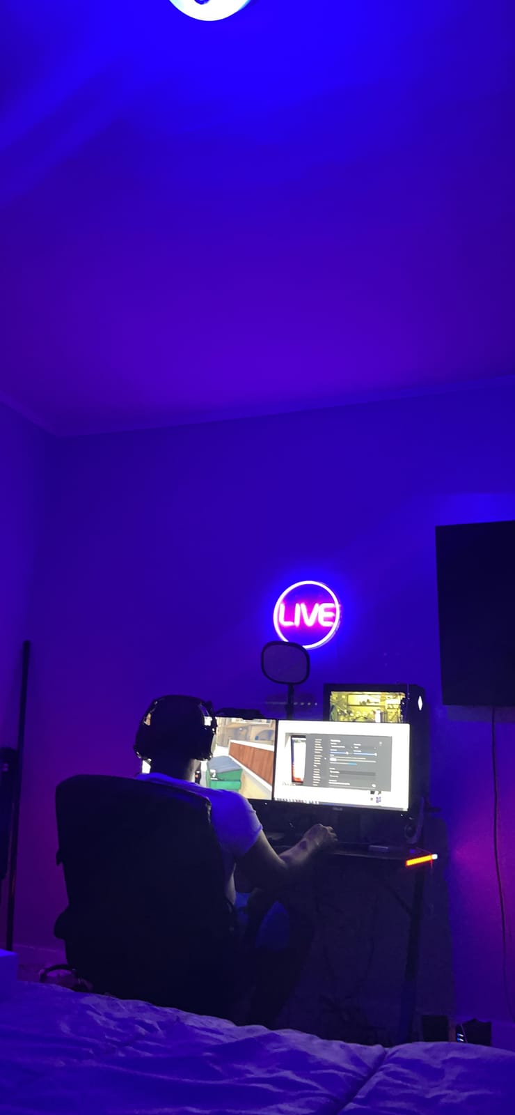 Lumoonosity Live Neon Sign - Blue&Pink LED On Air Light for Streamers/Influencers/Gamers - Streaming/Recording Live Neon Signs for Studio, Game Room, Bedroom customer photo 2