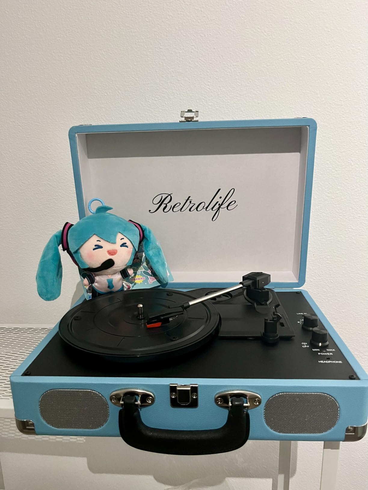 Retrolife® Vinyl Record Player with Speakers, Bluetooth Vinyl Player-Black customer photo 1