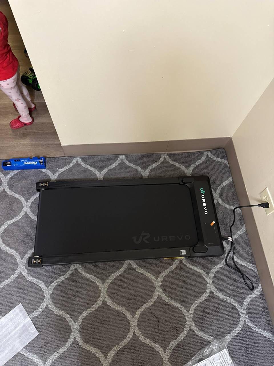 UREVO Smart Walking Pad, Standing Desk Treadmill with Double Shock Absorption, Quiet Operation, Workout APP with Track Insights and MIIT Mode, Plug and Play, Remote or APP Control for Home Office customer photo 1