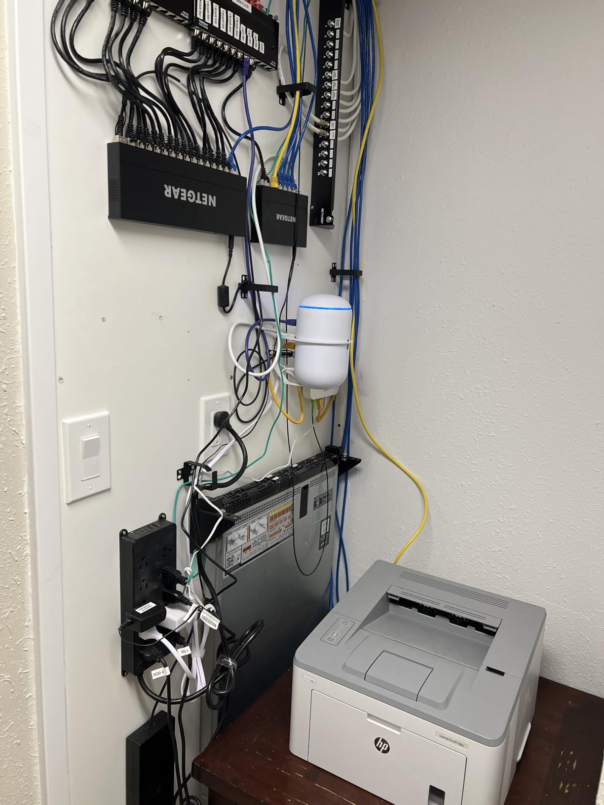 PowerEdge Dell R630 Server | 2X E5-2690 v4 = 28 Cores | 128GB RAM | 2X 1TB SSD (Renewed) customer photo 2