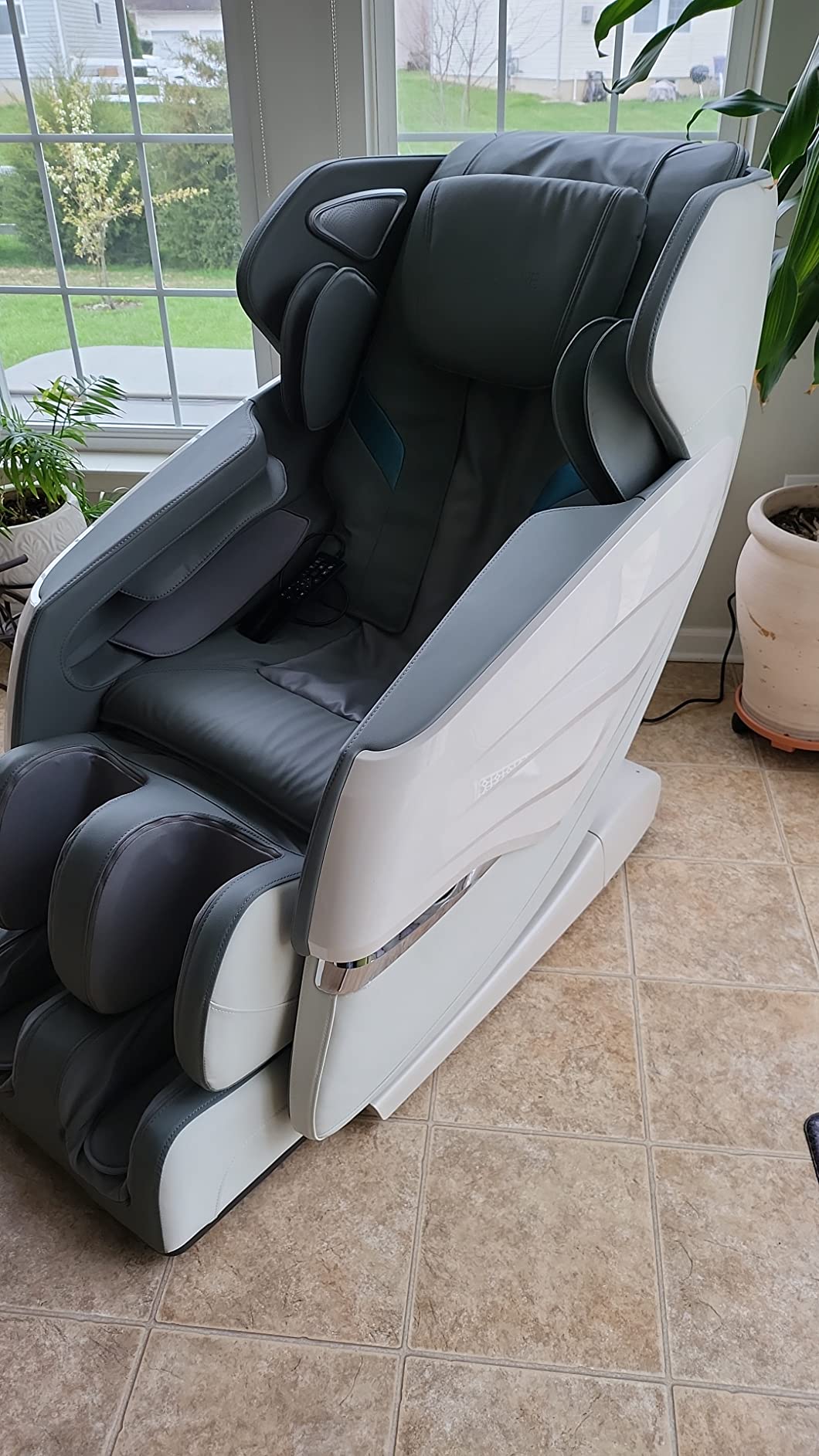 Massage Chair, SL Track Massage Chair Recliner, Zero Gravity Full Body Airbag Massage Chair with Body Scan Bluetooth customer photo 2
