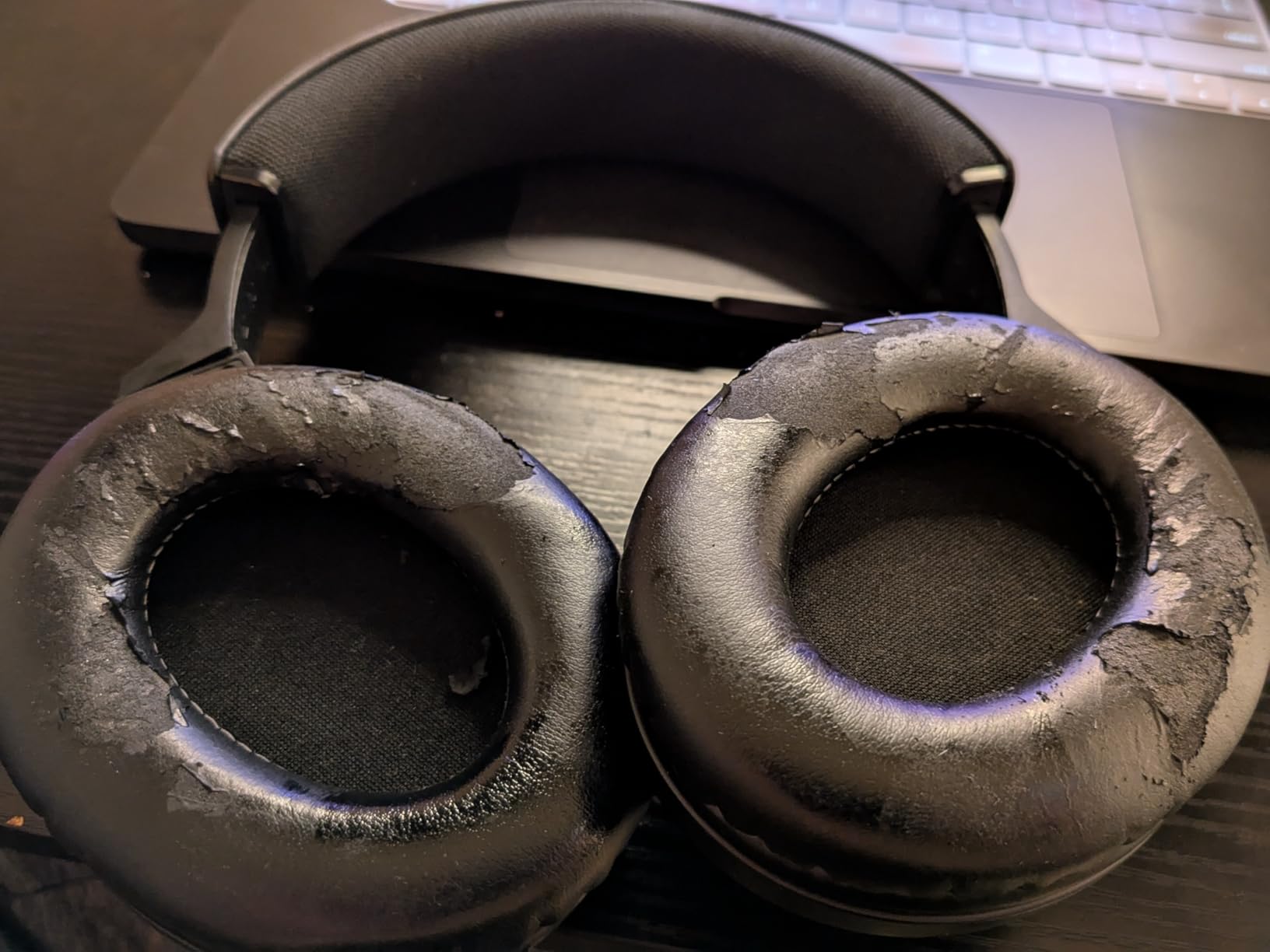 Shure SRH440A Over-Ear Wired Studio Headphones for Recording customer photo 2