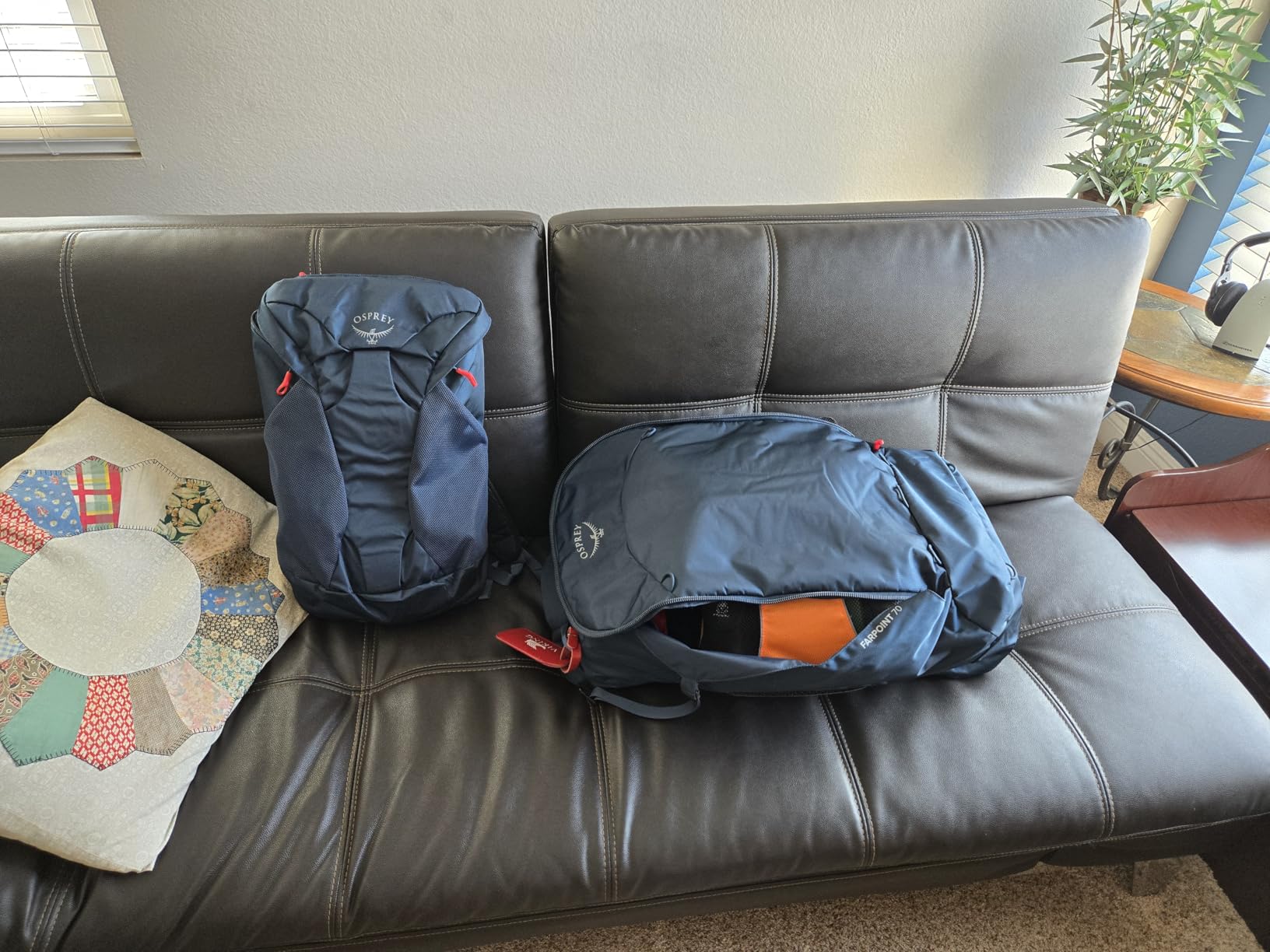 Osprey Farpoint 40L Men's Travel Backpack, Black customer photo 1