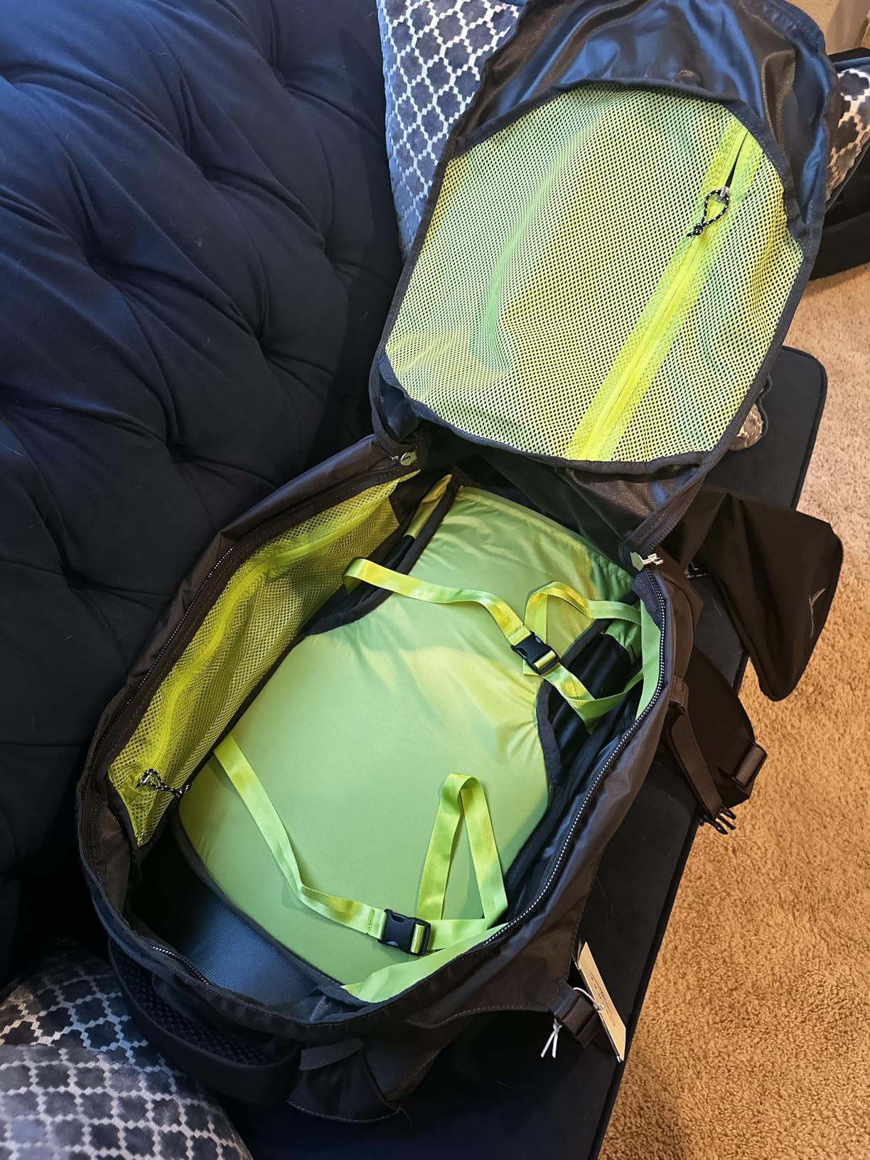 Osprey Farpoint 40L Men's Travel Backpack, Black customer photo 2