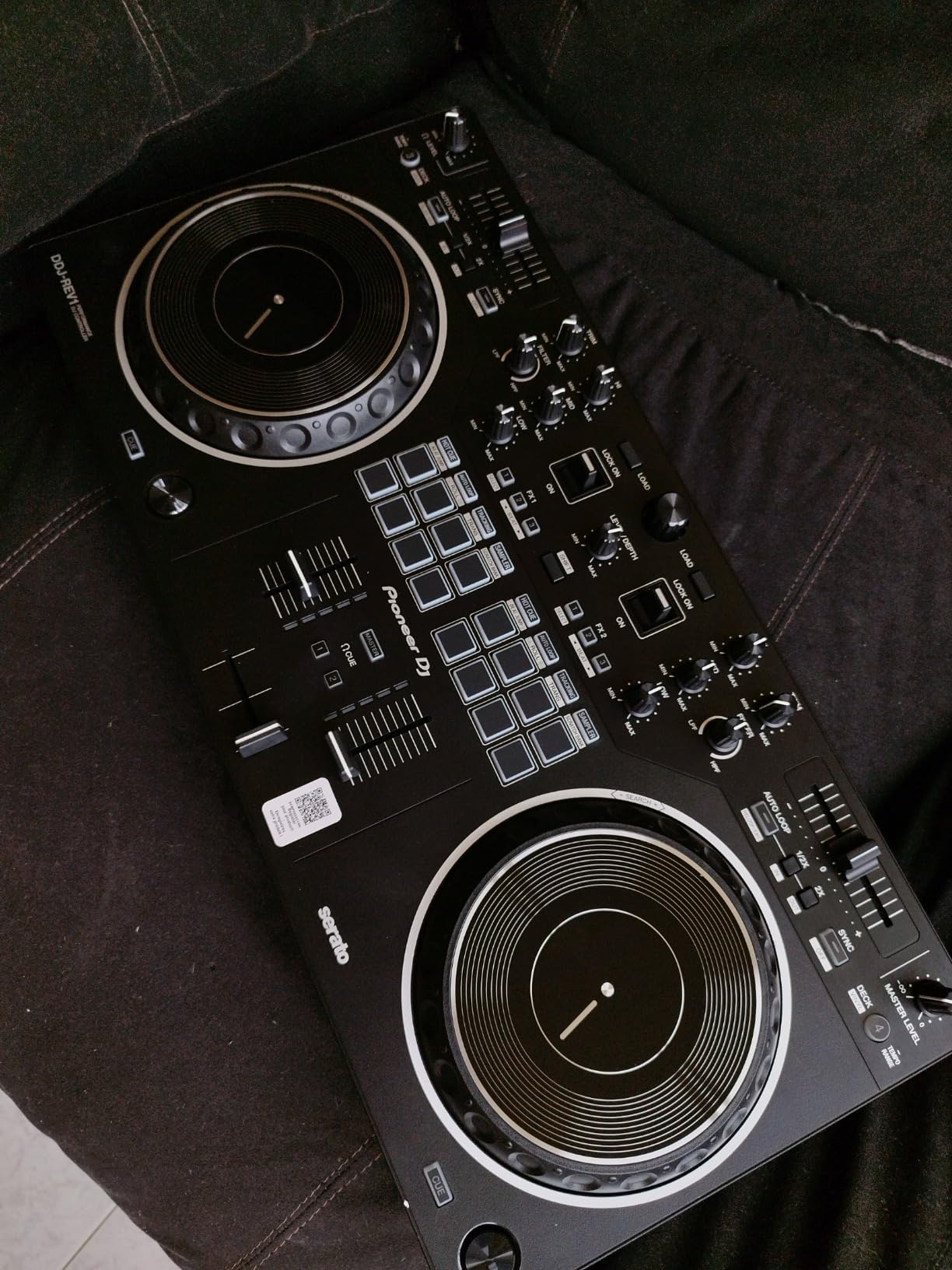 Pioneer DJ DDJ-REV1 2-deck Serato DJ Controller, Black customer photo 1