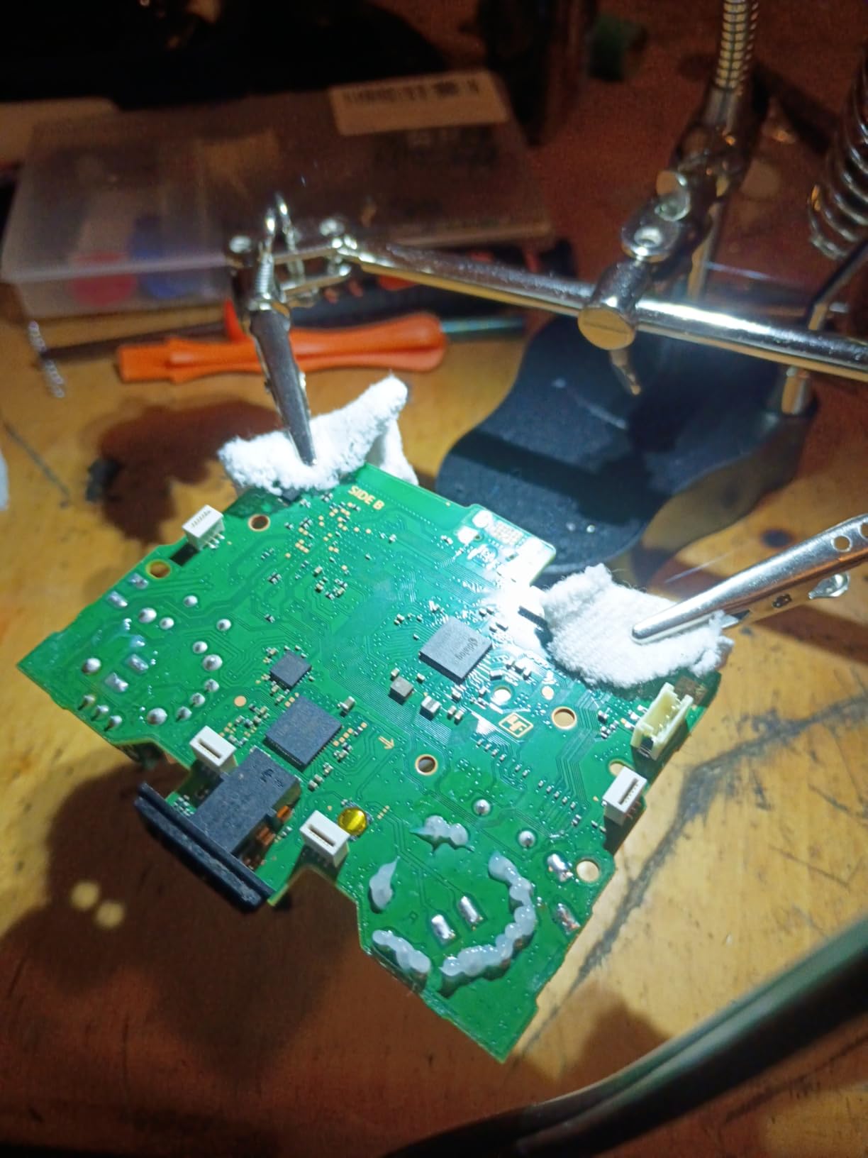 2.5X 7.5X 10X Helping Hands Magnifier Soldering Station with LED Light customer photo 2