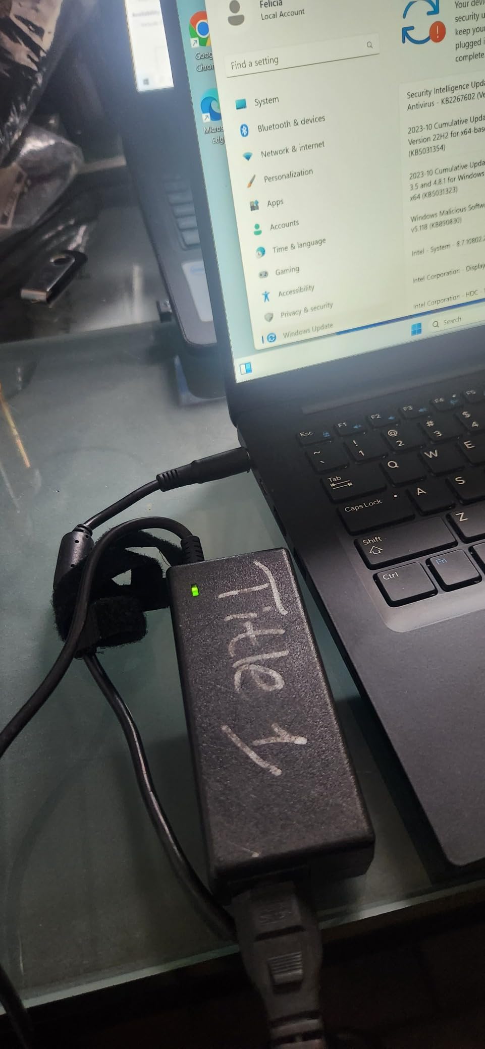 Dell Latitude 7390 Ultrabook | Intel Core i7 8th Gen Quad Core CPU | 16 GB RAM - 1 TB SSD | 13.3