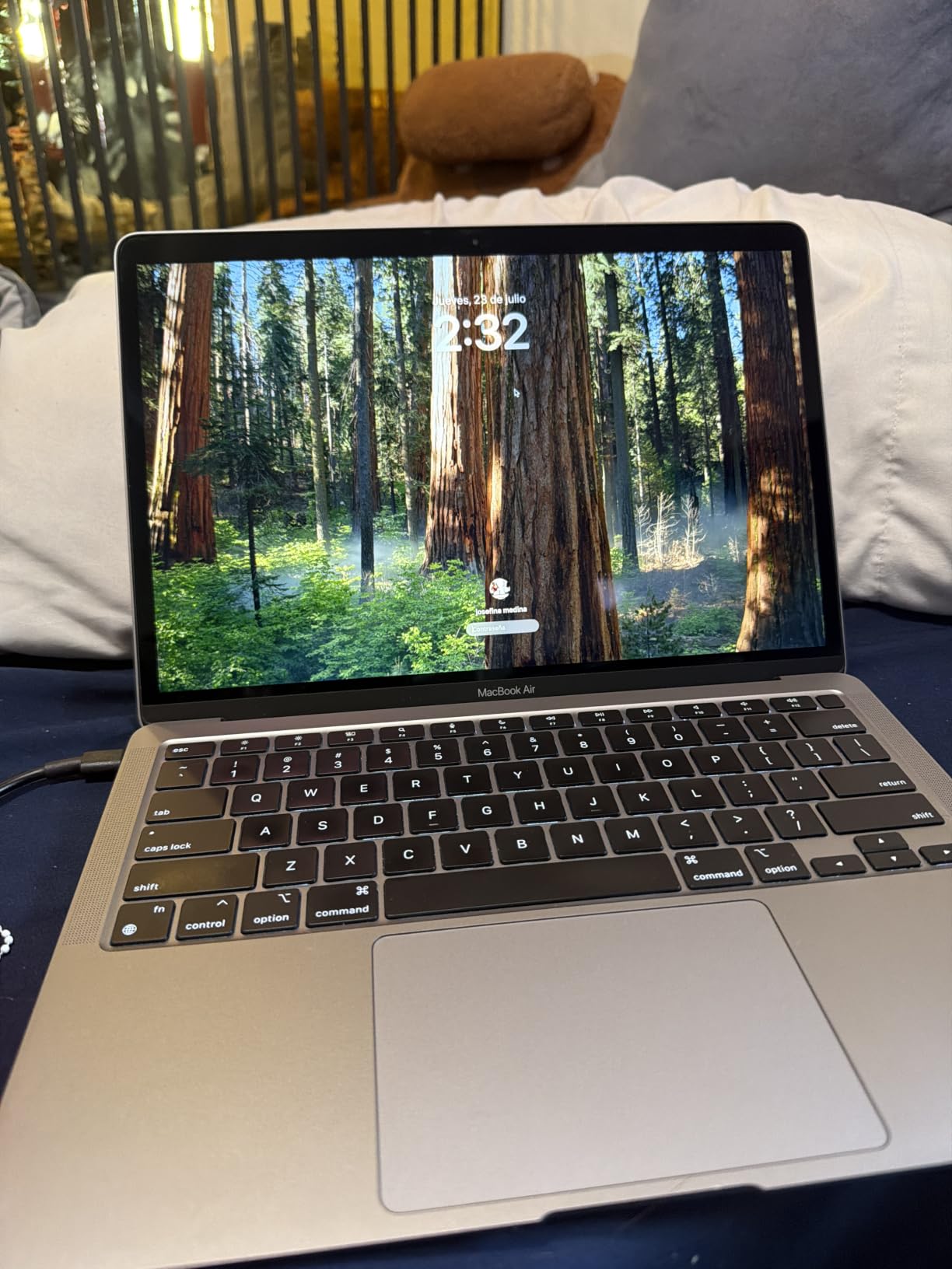 Late 2020 Apple MacBook Air with Apple M1 Chip (13.3 inch, 8GB RAM, 128GB SSD) Space Gray (Renewed) customer photo 2