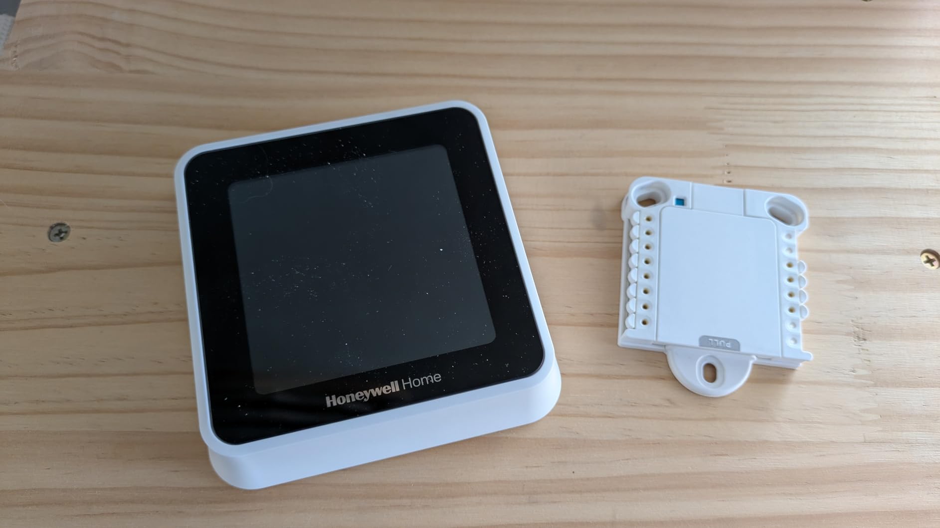 Honeywell Home T5 Smart Wi-Fi Thermostat customer photo 1