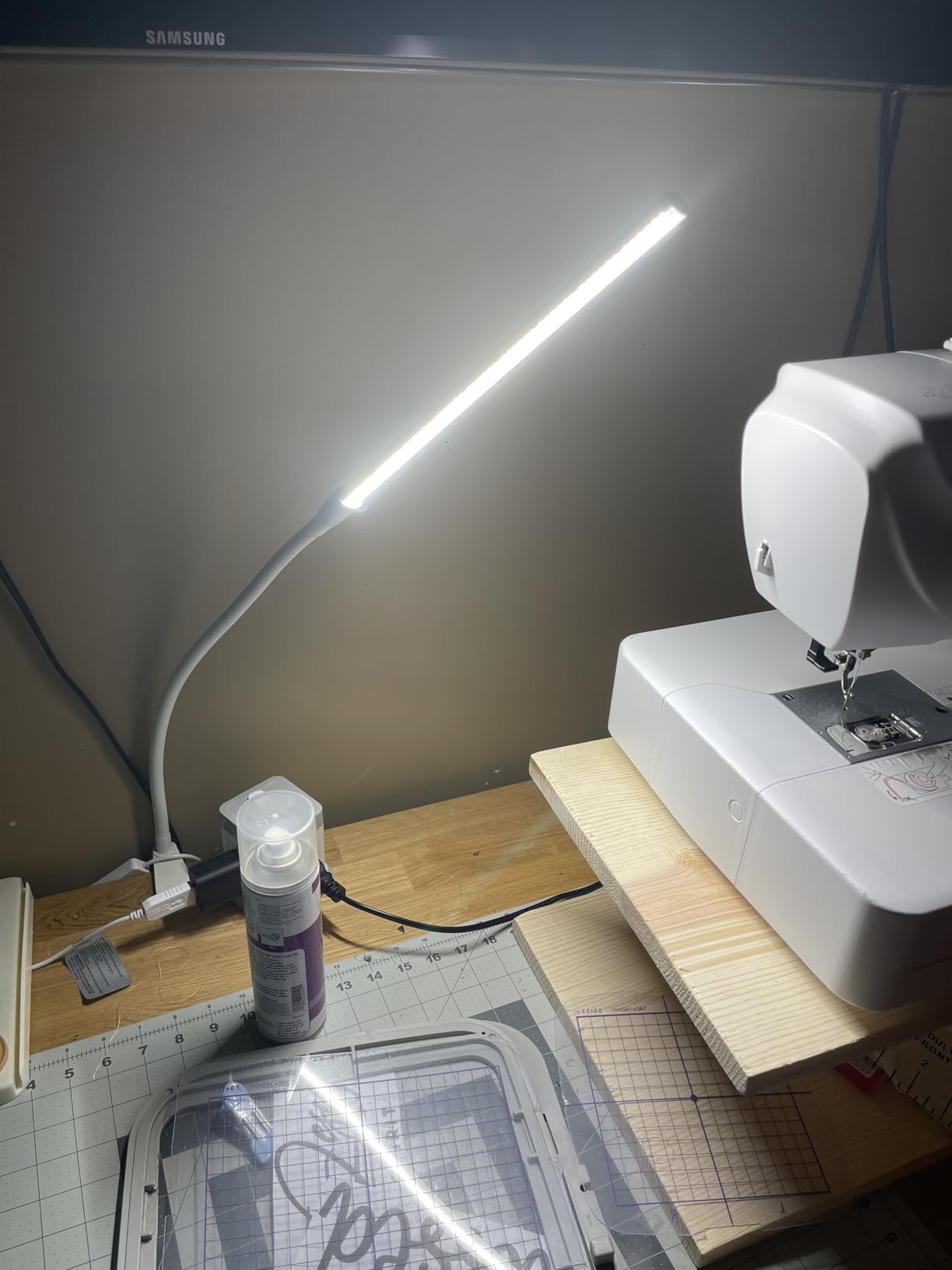 Lepro Clip on Desk Lamp, LED Reading Light with Clamp, 460LM 5W, Black customer photo 2