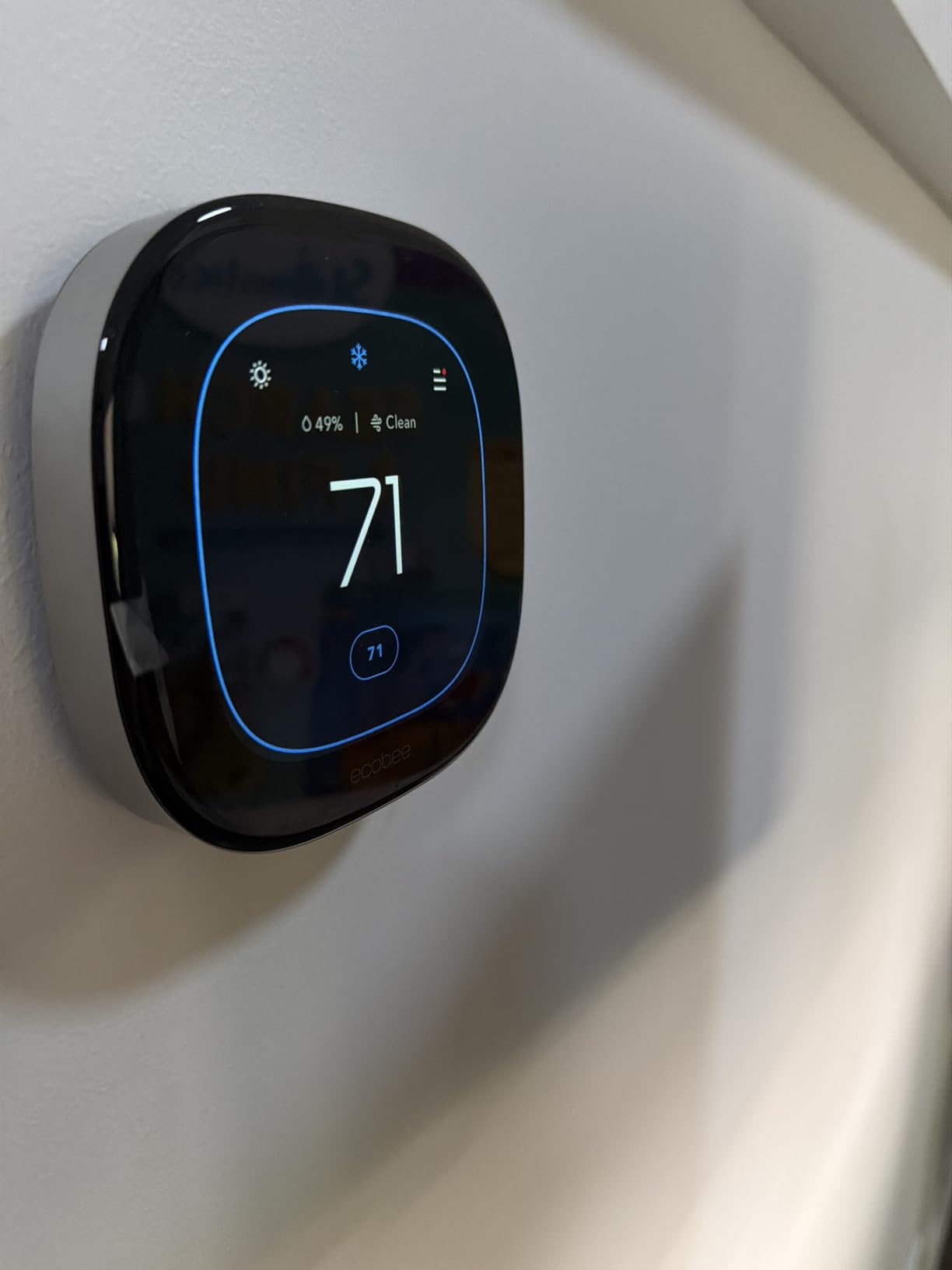ecobee Smart Thermostat Premium - WiFi, Siri & Alexa Built-In, Smart Sensor | Air Quality Monitor. Works with Alexa, Siri and Google Home. Live view from your ecobee Doorbell. Energy Saving thermostsat customer photo 1