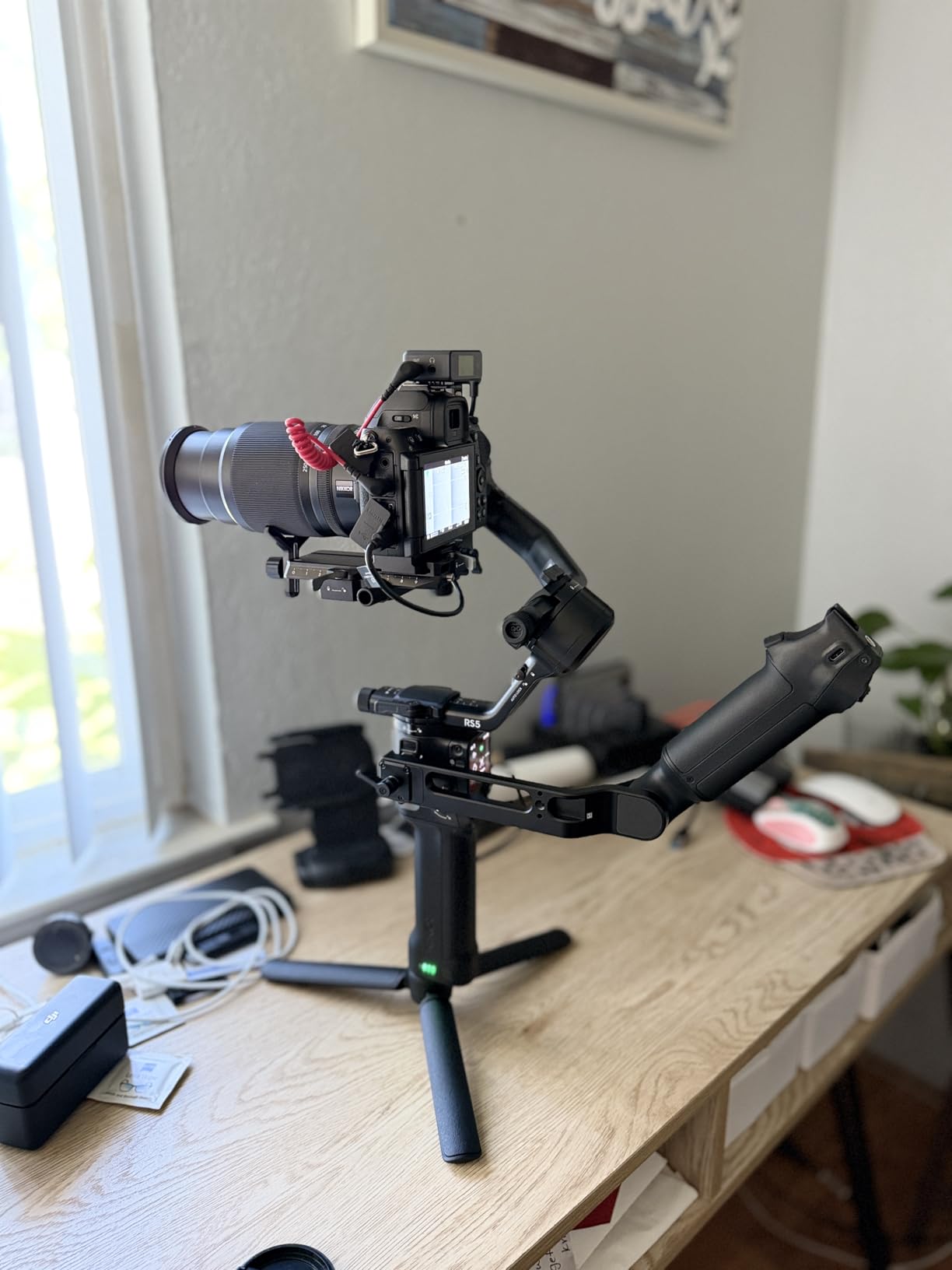 DJI RS 3 Combo, 3-Axis Gimbal Stabilizer for DSLR and Mirrorless Camera for Canon/Sony/Panasonic/Nikon/Fujifilm, 3 kg (6.6 lbs) Payload, Automated Axis Locks, 1.8