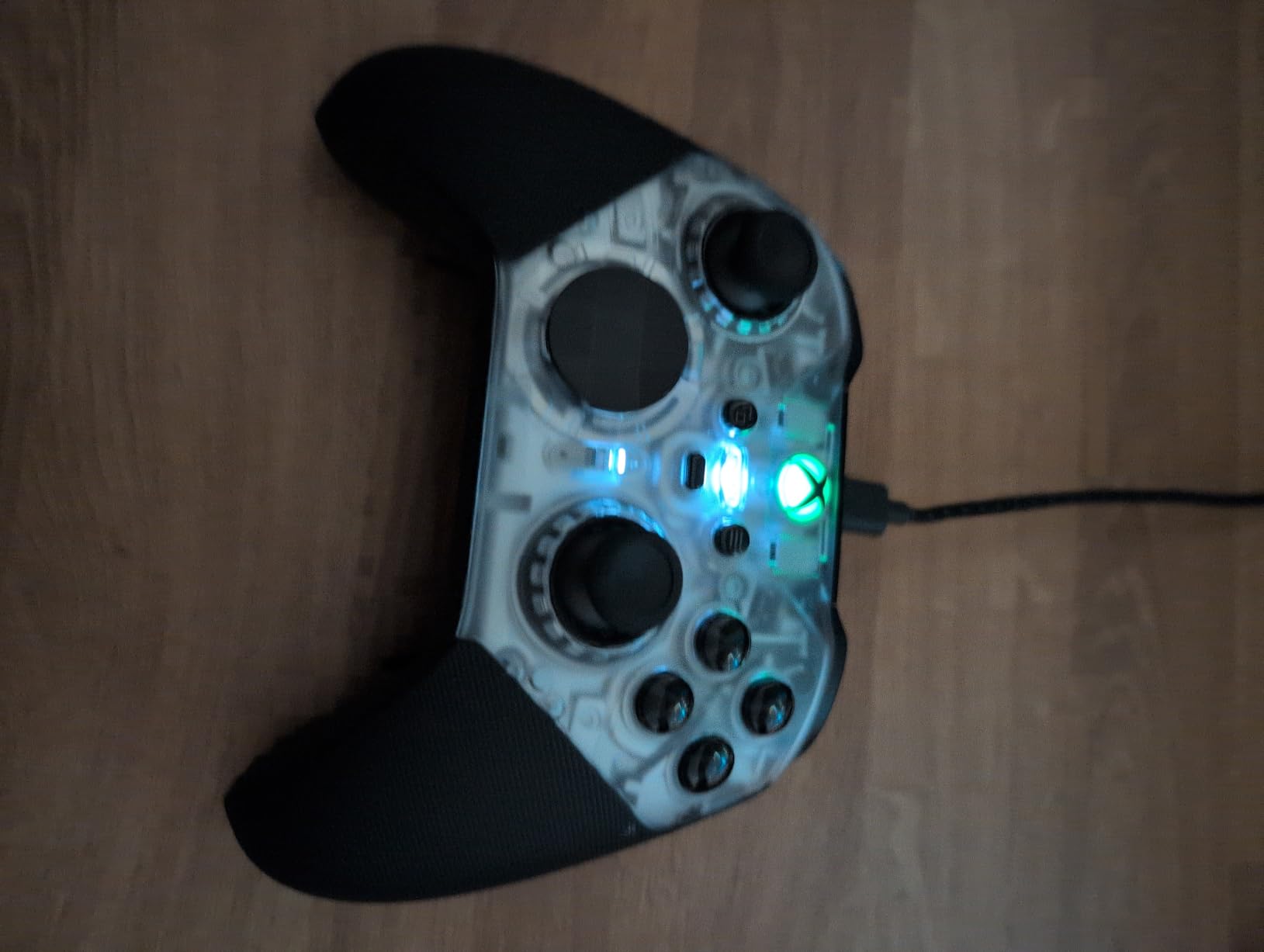 Xbox Wireless Gaming Controller | Elite Series 2 Core | White | Console, PC, and Android | Adjustable Thumbsticks | Trigger Locks customer photo 2