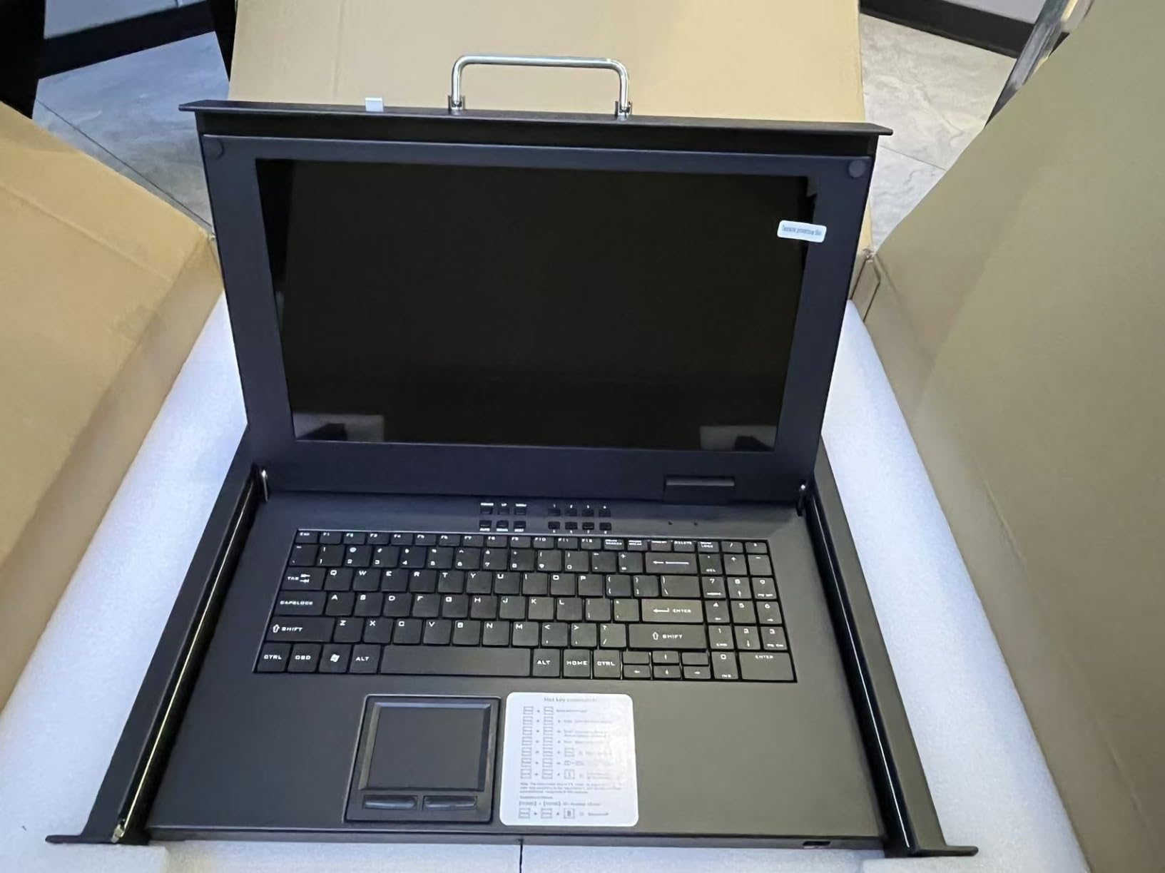 MT-VIKI Rack Mount KVM w/15.6