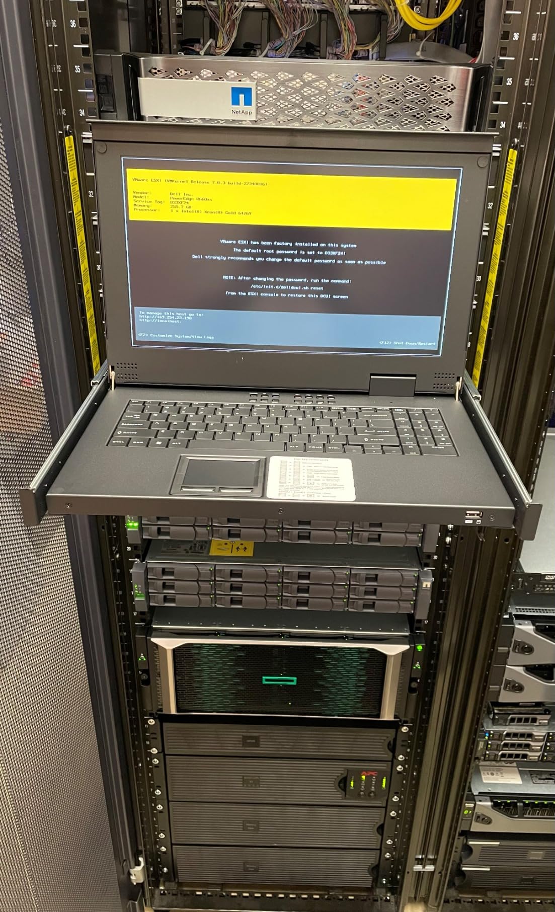 MT-VIKI Rack Mount KVM w/15.6