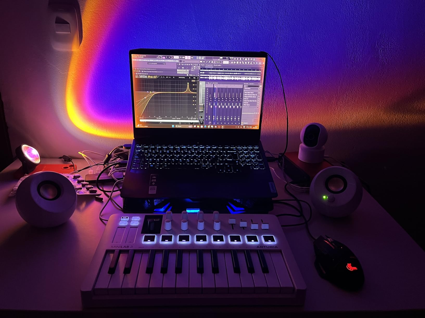 Arturia MiniLab 3 Universal MIDI Controller, White customer photo 2