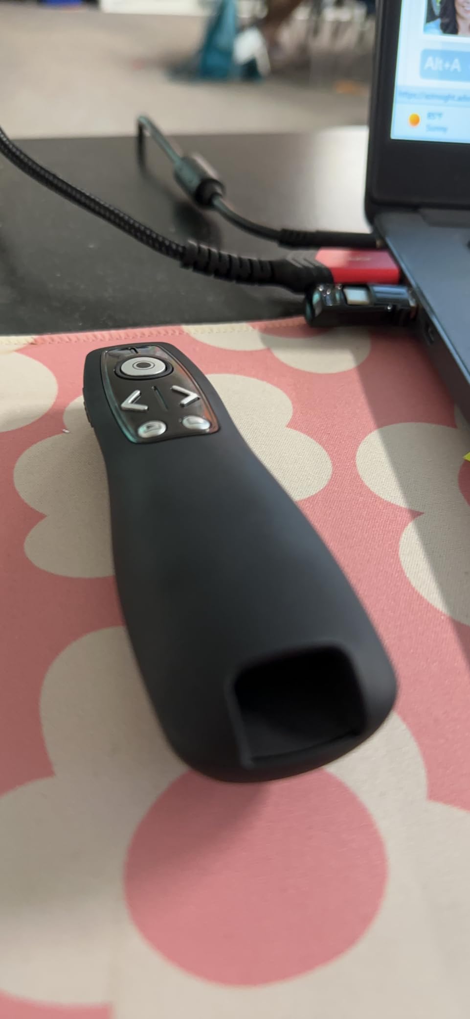 Presentation Clicker with USB-A & USB-C Receiver, 2.4GHz Wireless Presenter Remote with Volume Control & Red Light Pointer, Clicker for PowerPoint Slides Slide Advancer for Mac Computer, Plug & Play customer photo 2