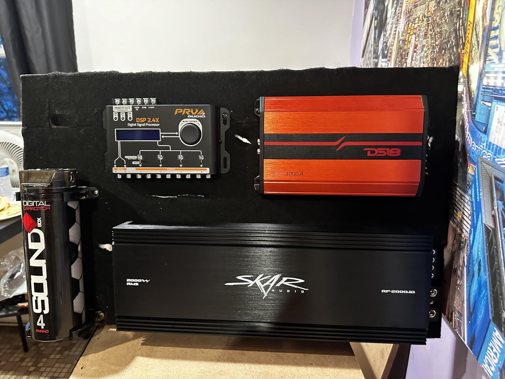 DS18 SXE-1200.4/RD Car Amplifier Stereo Full-Range Class A/B 4-Channel 60x4 RMS @4 OHM 1200 Watts - Powerful and Compact Amp for Speakers in Car Audio System customer photo 1