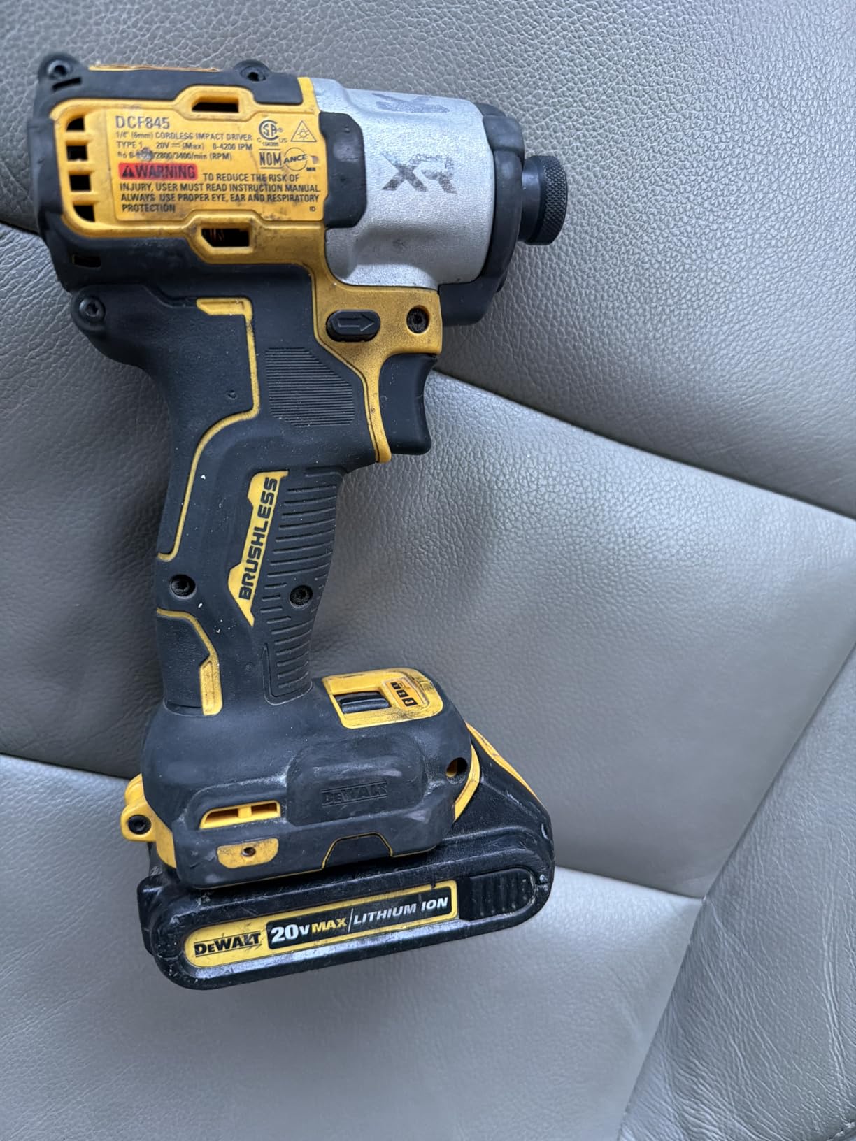 DEWALT 20V MAX XR Impact Driver, 1/4 Inch High Torque Brushless 3 Speed Premium Cordless with LED Light, Extended Runtime, Tool Only (DCF845B) customer photo 1
