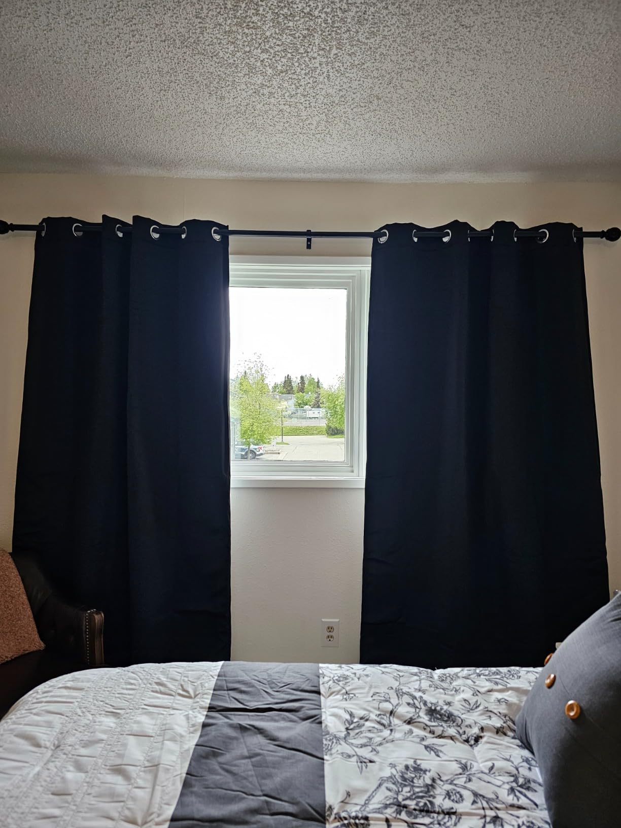 KGORGE Soundproof Curtains Thermal Insulated 100% Blackout 4 Layers customer photo 2