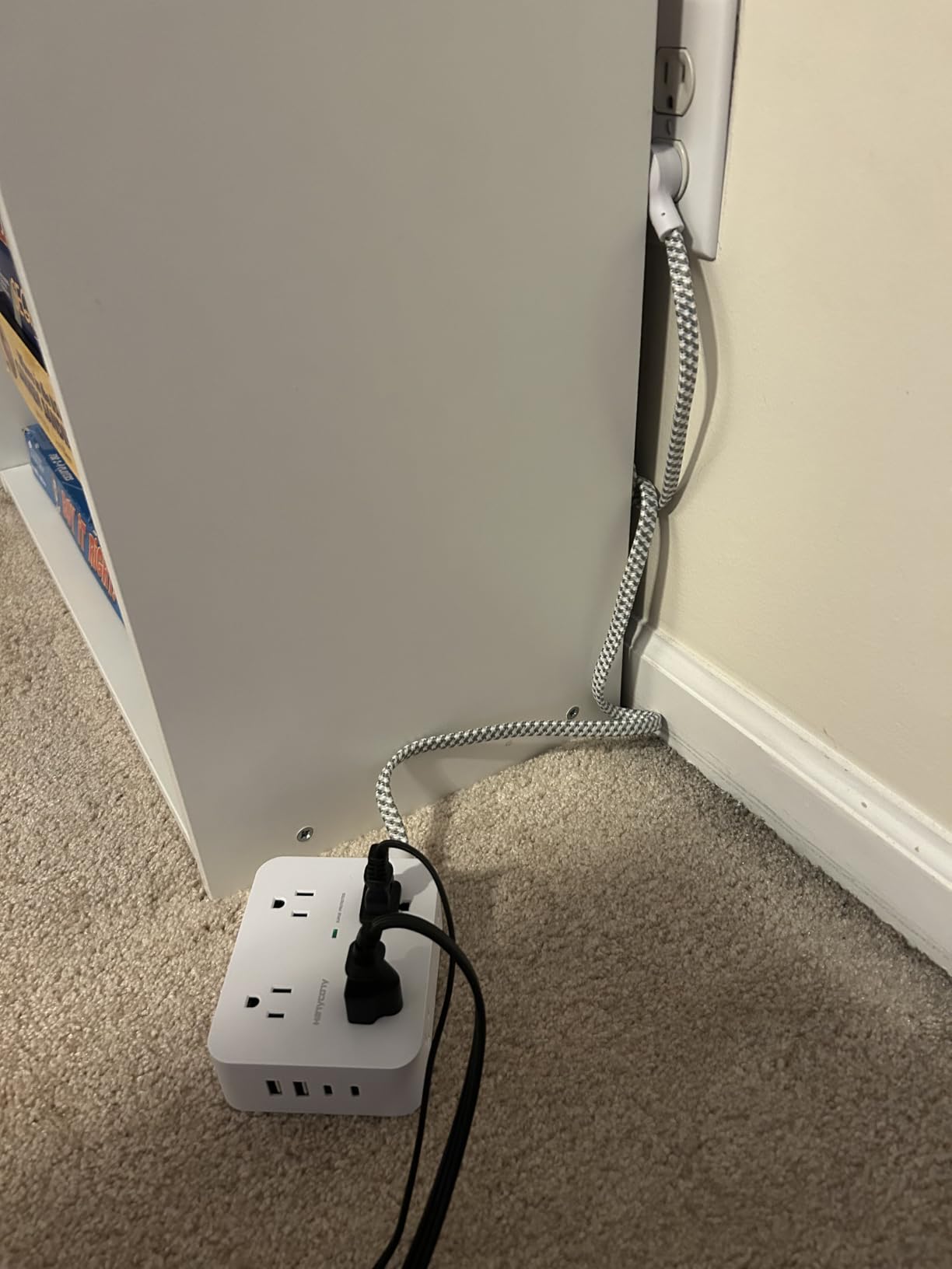HANYCONY 6Ft Surge Protector Power Strip USB C, 1080J, 8 Outlet Extender customer photo 1