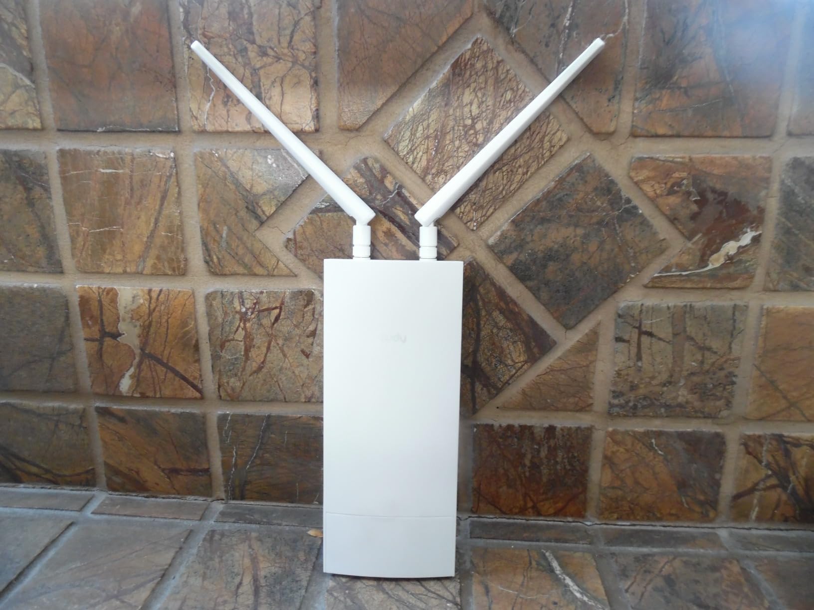 Cudy Outdoor 4G LTE AC1200 Wi-Fi Router, IP65, PoE, LT500 Outdoor customer photo 1