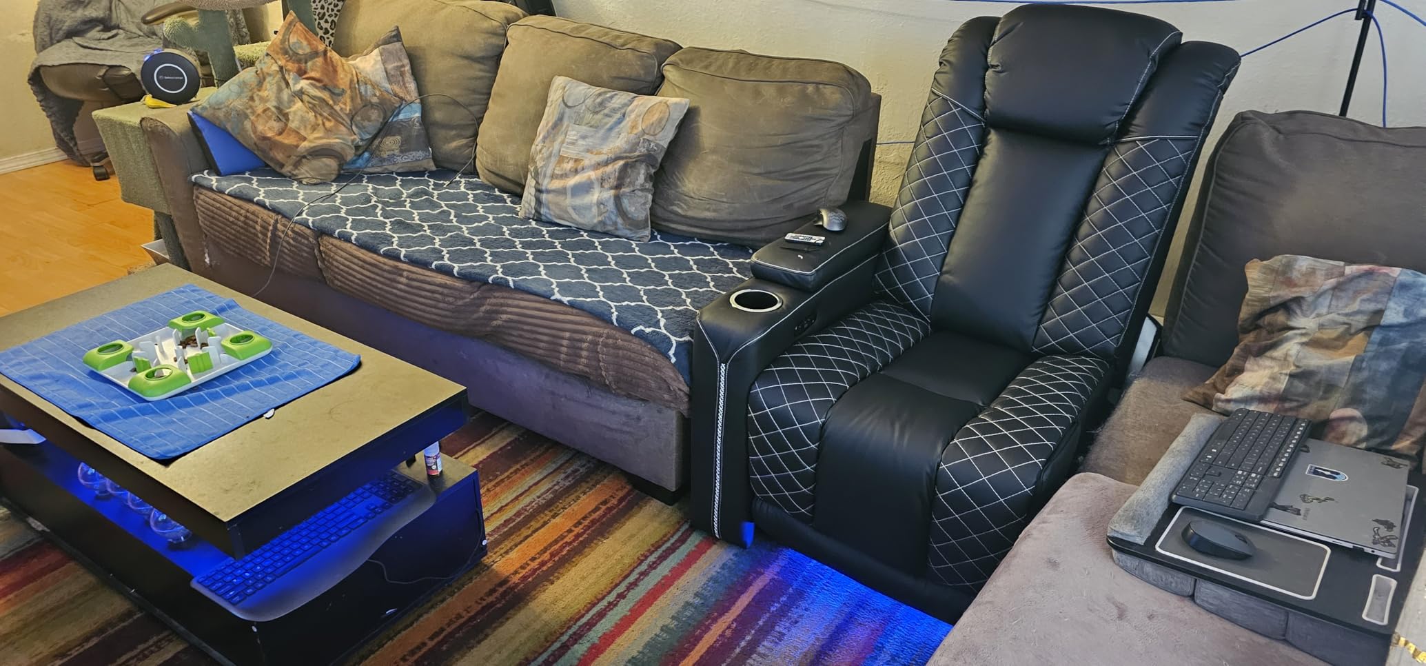 CANMOV Electric Power Recliner Chair with USB Ports, Black customer photo 1