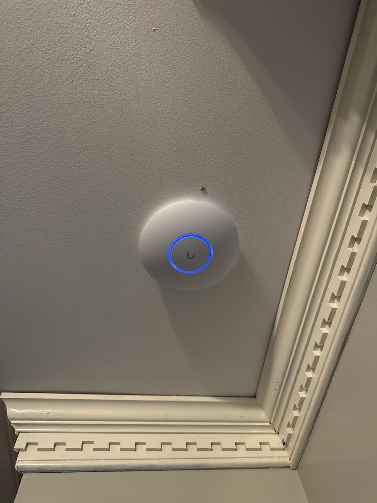 Ubiquiti U6+ AP WiFi6 1xGbE PoE 2x2 Dual customer photo 1