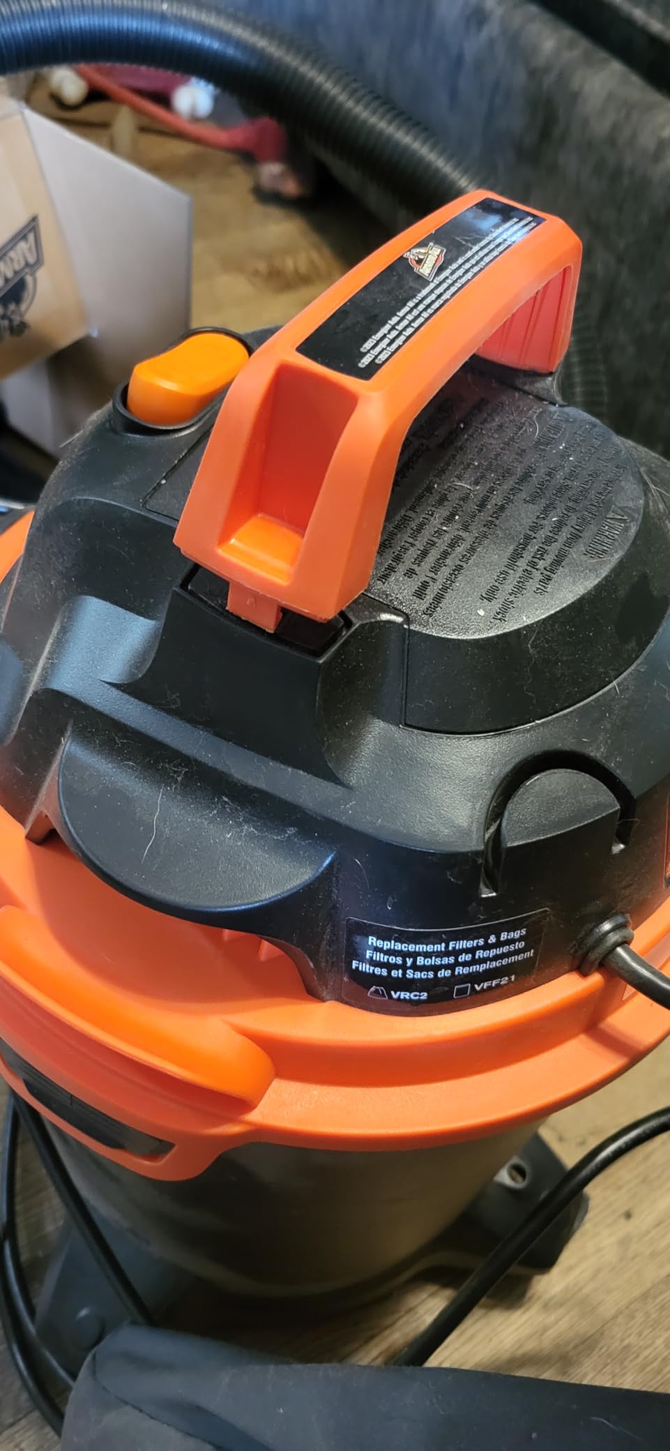 Armor All VO405P 0901 4 Gallon Wet/Dry Vac 2.0 Peak HP Shop Vacuum with Nozzles & Brush,Black/Orange customer photo 2