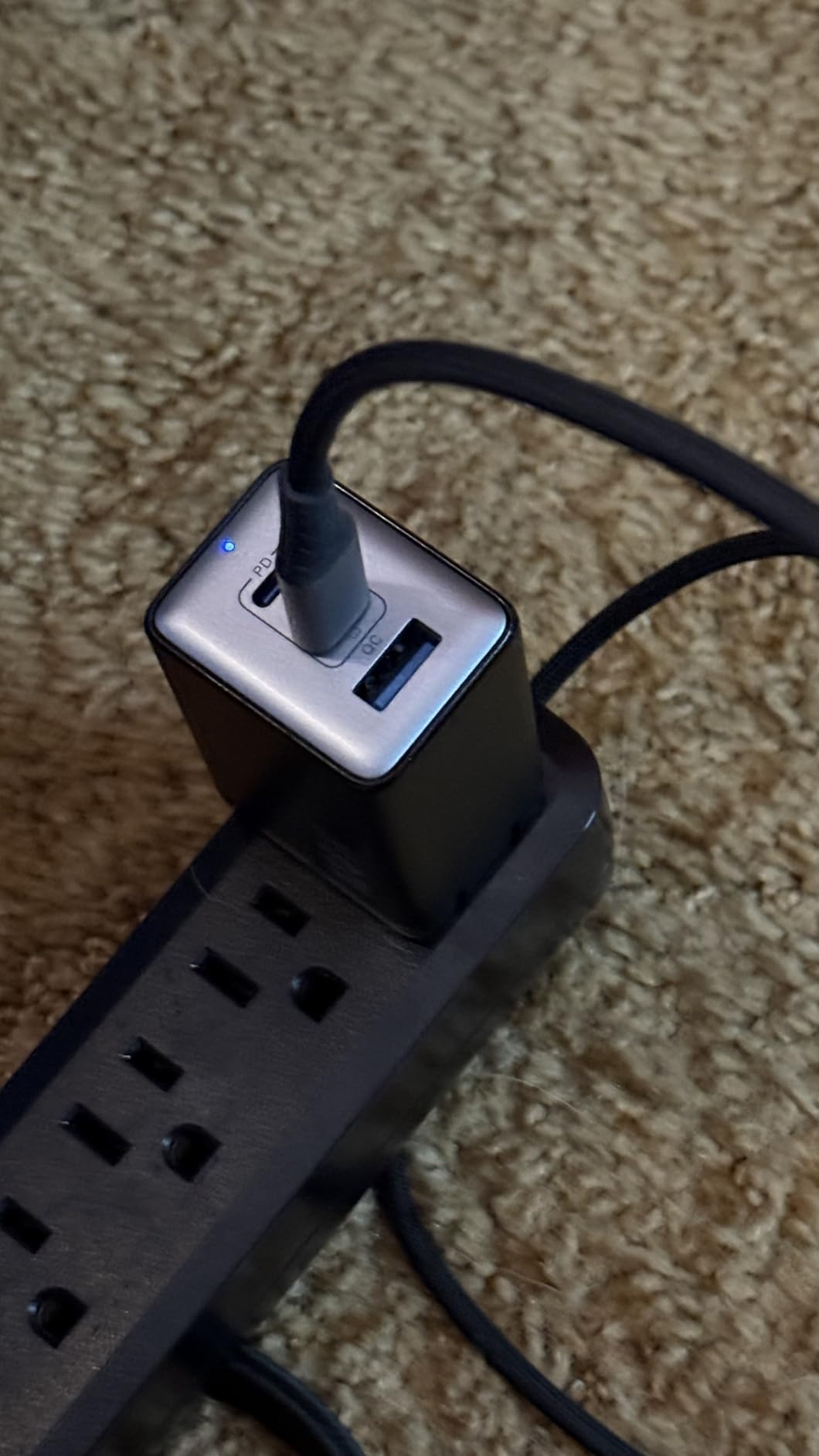 128W USB C Wall Charger,GaN III 3-Port Fast Charging Station,PD QC Foldable Charger Block Portable 65W Laptop Adapter for MacBook Pro/Air,iPad Pro,Galaxy S23,Dell XPS 13,iPhone 17/16/Pro etc customer photo 1