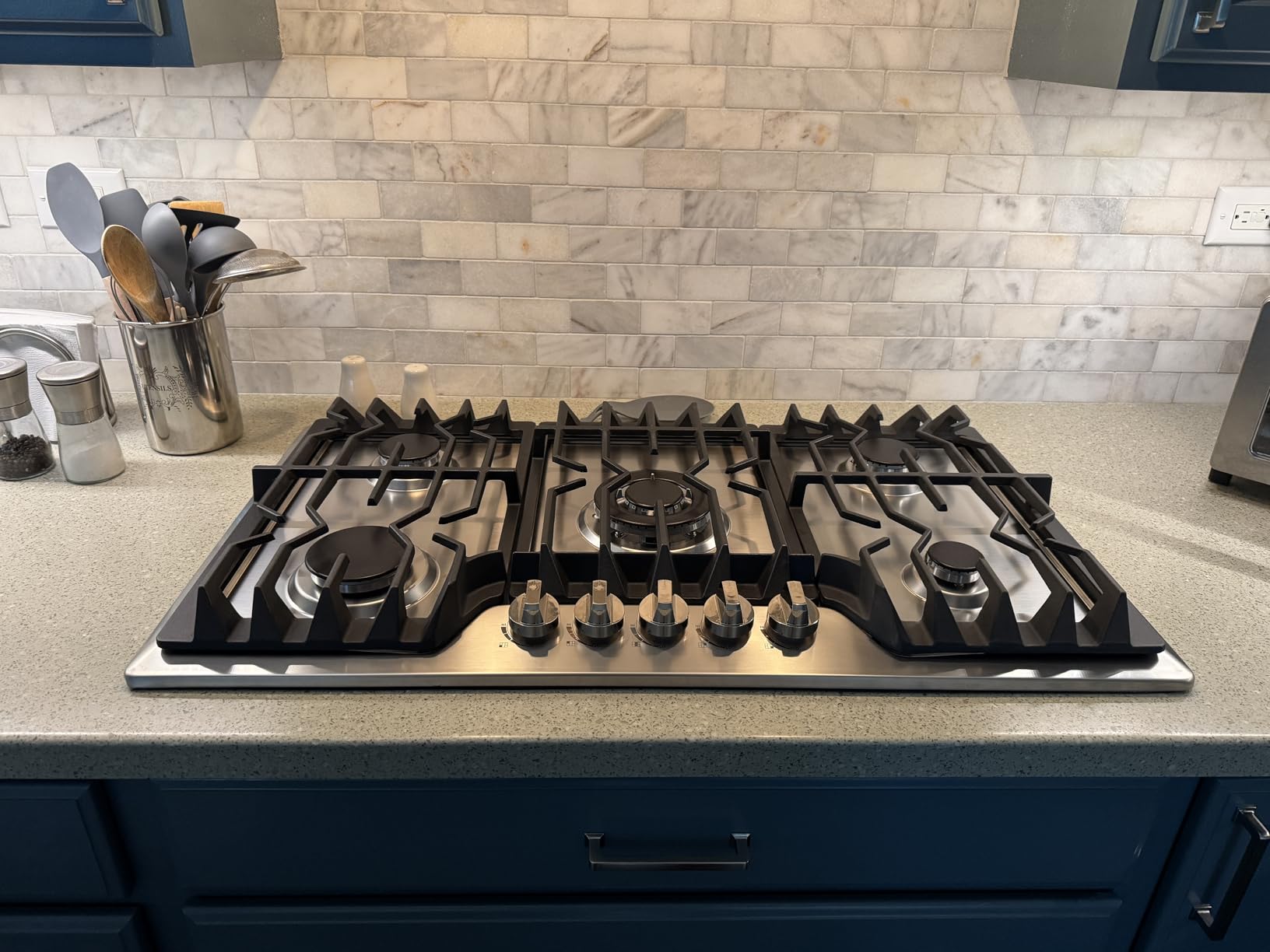 TOPWISH 36 Inch Gas Cooktop, Propane Stove Top with 5 ITALY SABAF Burners customer photo 1