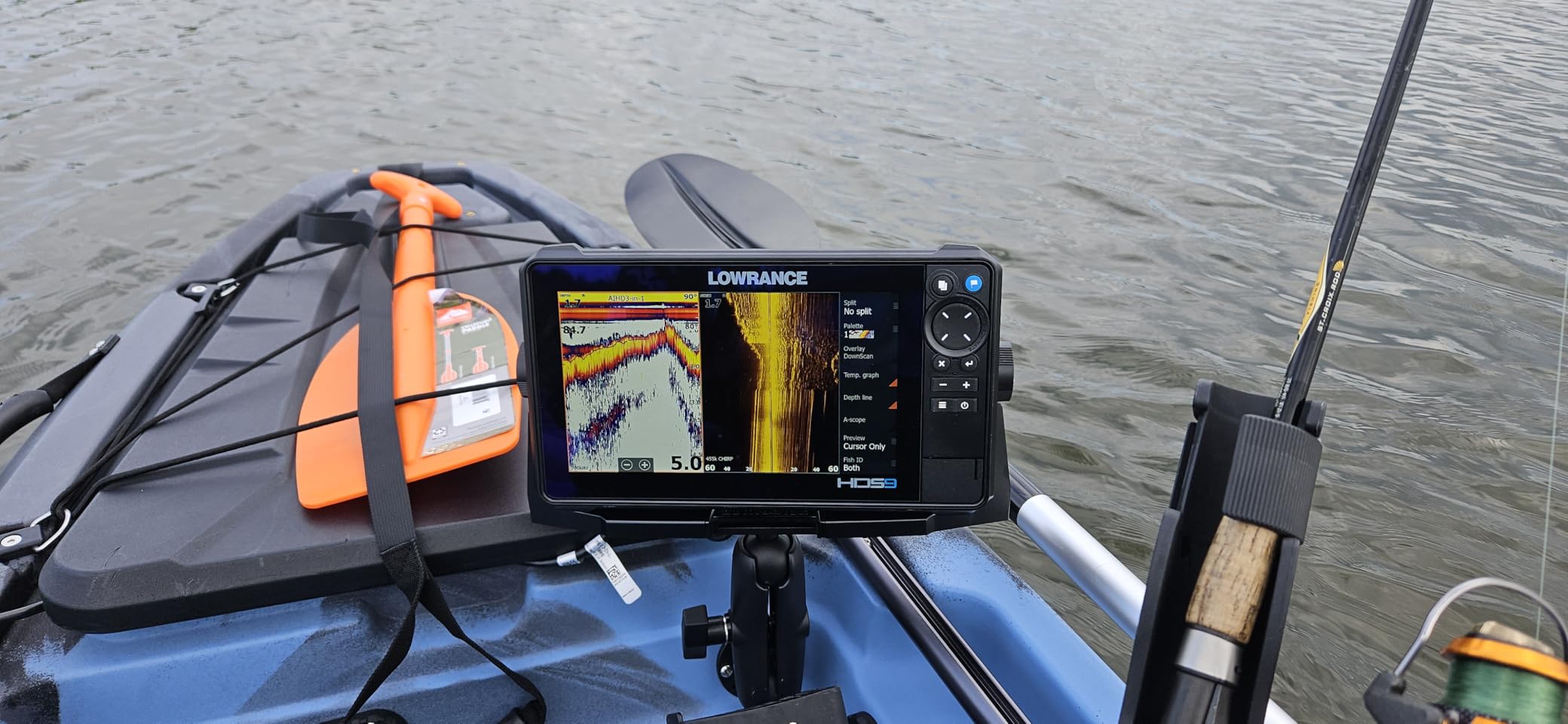 Lowrance HDS PRO Fish Finder/Chartplotter with C-MAP, 9 to 16-inch Options customer photo 1