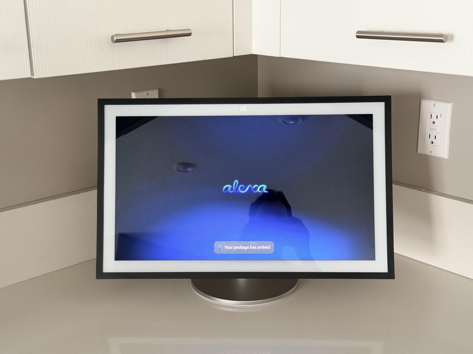 Amazon Echo Show 21 (newest model), Full HD 21