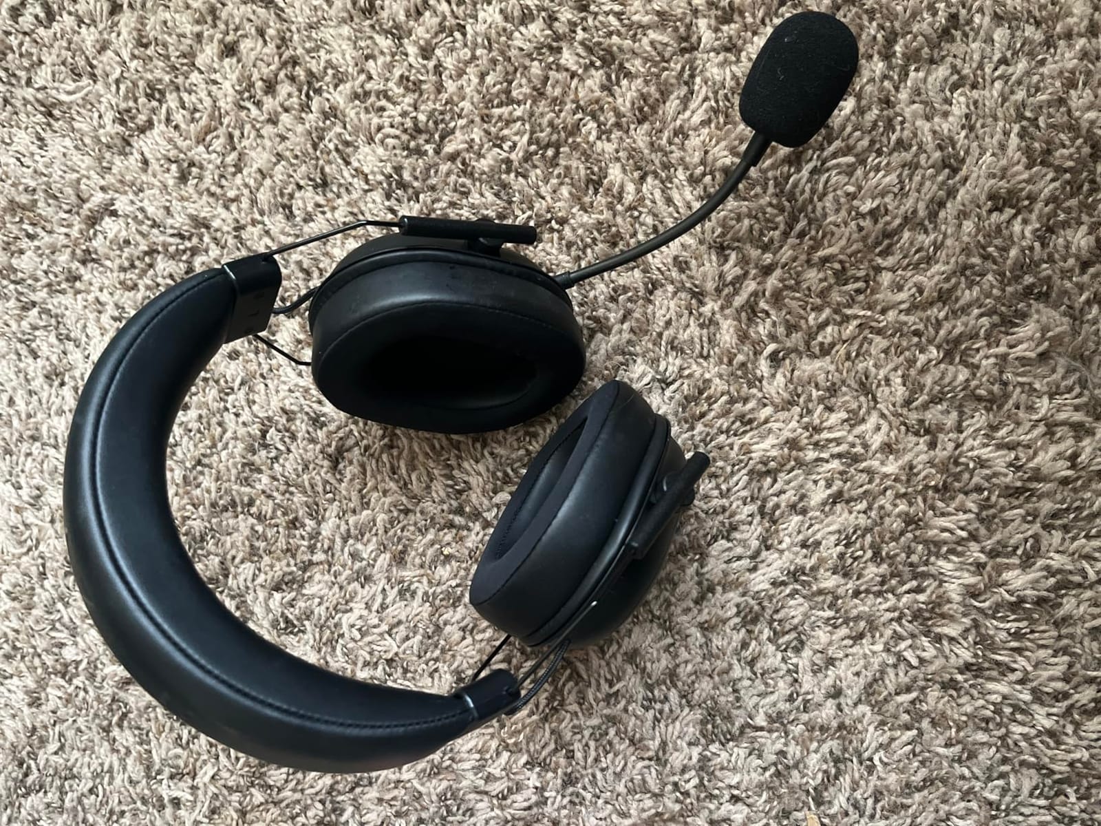 Razer BlackShark V2 HyperSpeed Wireless PC Gaming Headset, 2.4GHz, Black customer photo 2