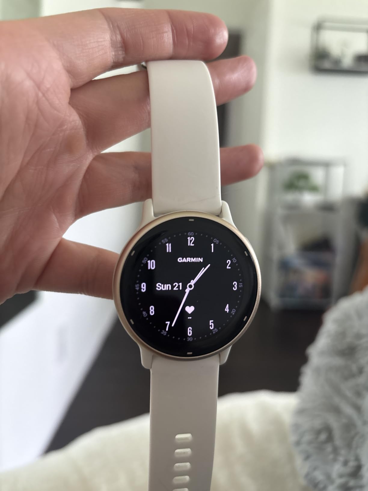 Garmin vívoactive® 5, Health & Fitness GPS Smartwatch, 42mm, Ivory customer photo 1