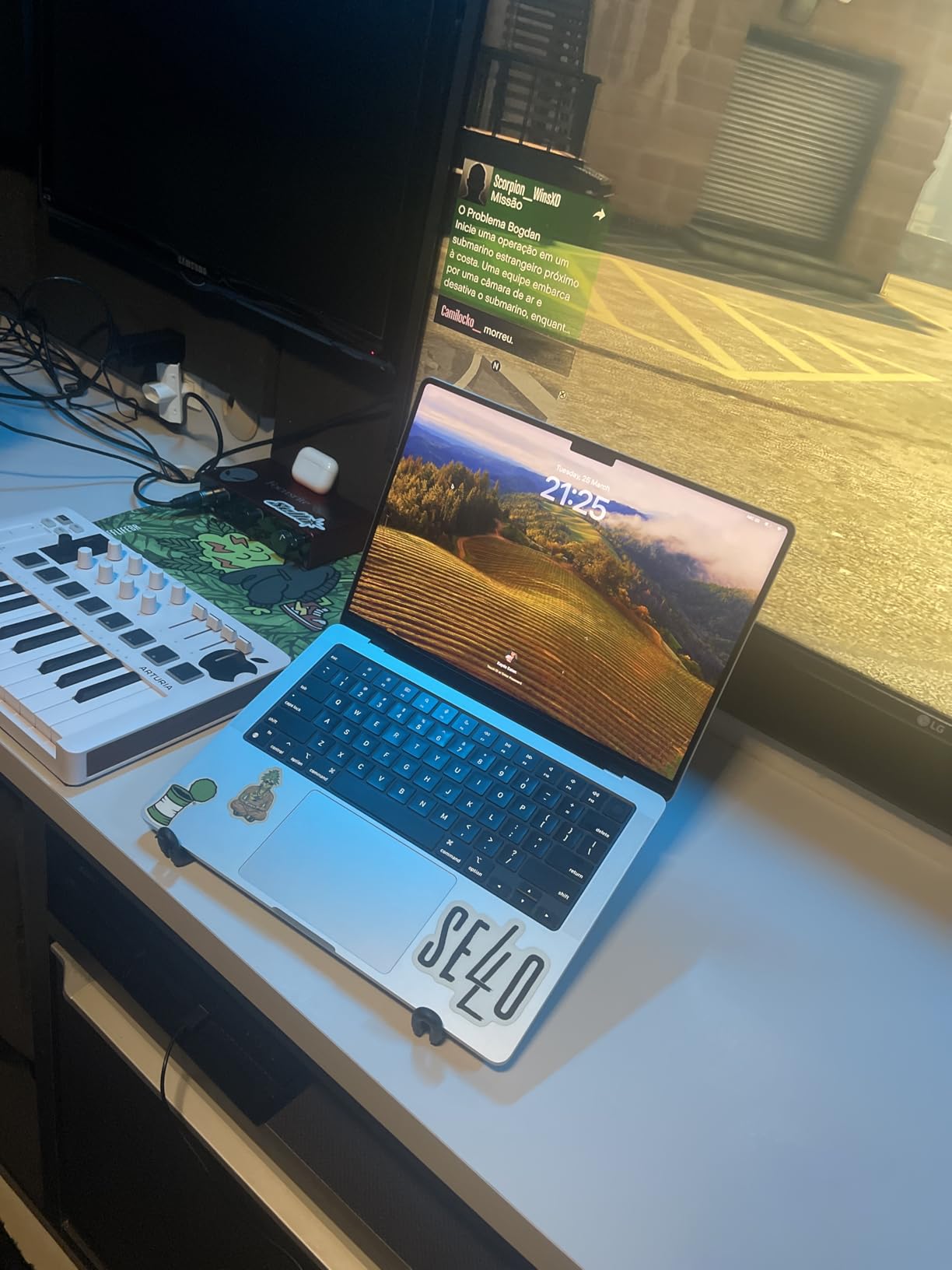 Apple 2023 MacBook Pro Laptop M3 chip with 8‑core CPU, 10‑core GPU: Built for Apple Intelligence, 14.2-inch Liquid Retina XDR Display, 8GB Unified Memory, 1TB SSD Storage; Space Gray customer photo 2