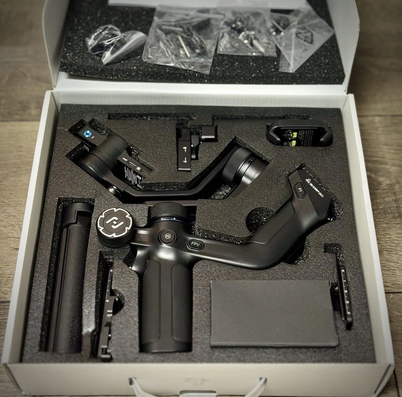 FeiyuTech SCORP Mini 2 Combo Camera Gimbal with Built-in AI Tracking customer photo 1
