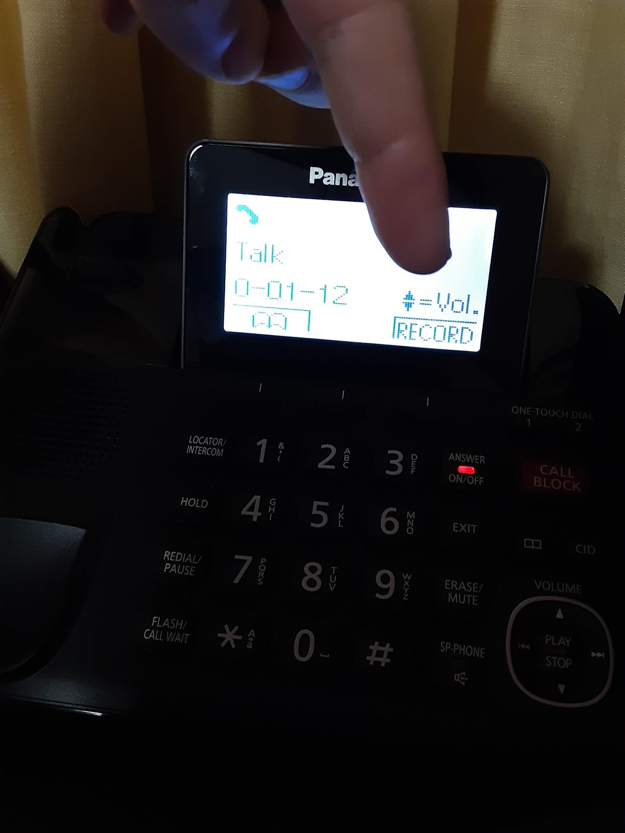 Panasonic Corded/Cordless Phone with Advanced Call Block, 2-Way Recording and Digital Answering Machine, 1 Handset Expandable up to 6 Cordless Handsets - KX-TGF850B (Black) customer photo 1
