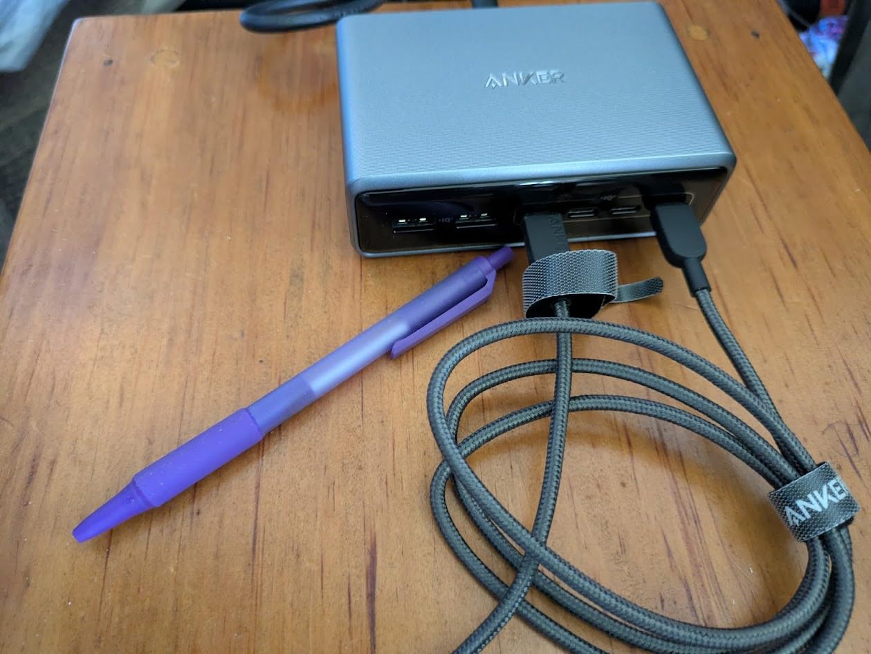 Anker Prime Charging Station, 200W 6-Port GaN Desktop Charger customer photo 1