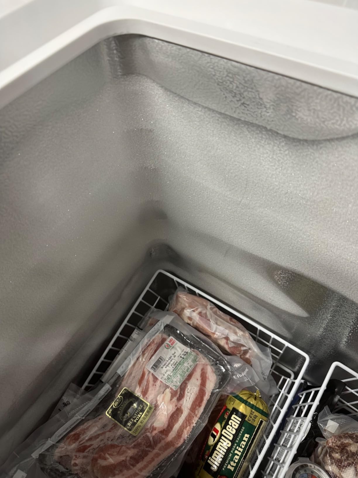 COSTWAY 10 Cu.Ft. Chest Freezer, Compact Deep Freezer with 7-Level Adjustable Temperature, Removable Basket, Freestanding Top Open Door Freezer for Home, Garage, Basement, White customer photo 2